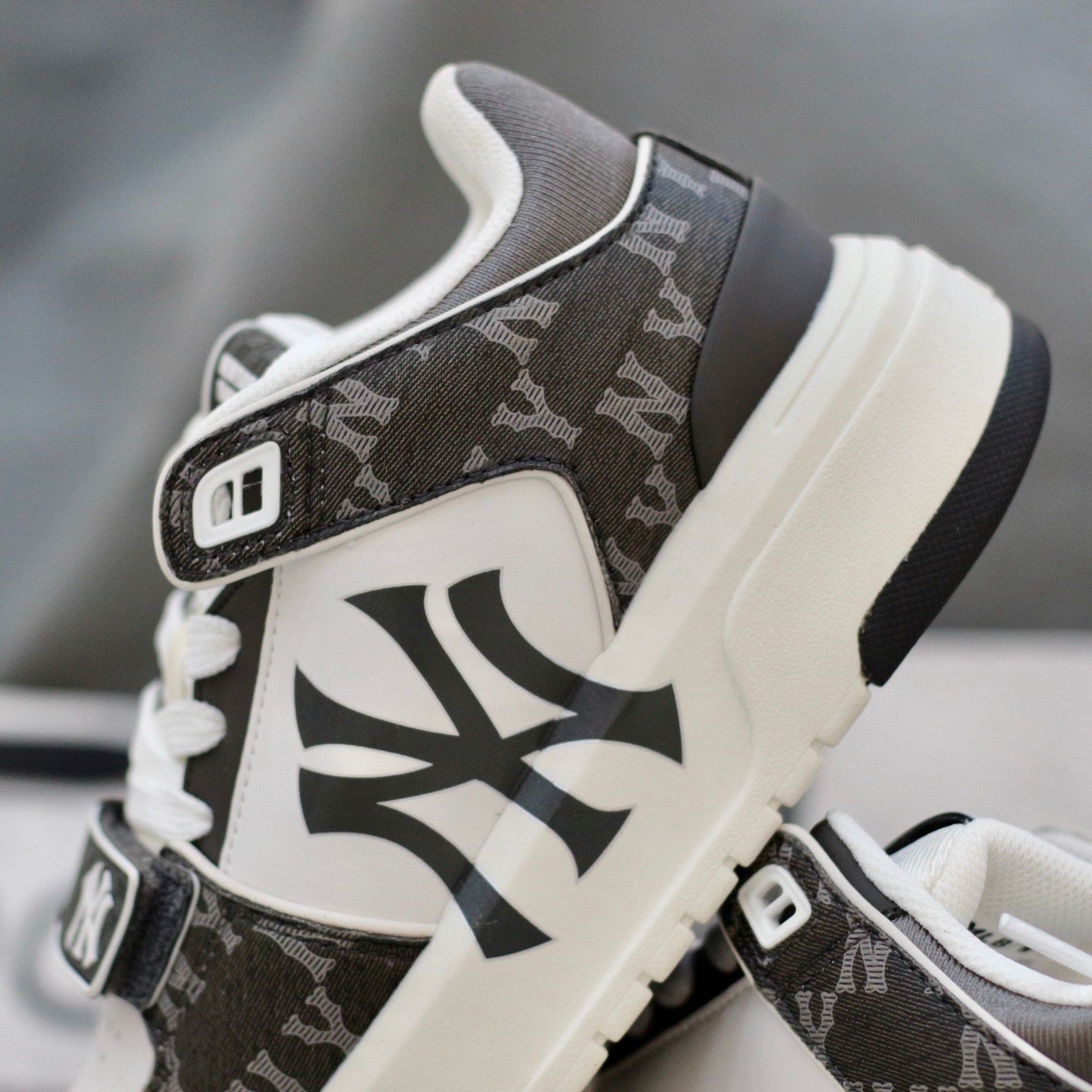 1629 - HÀNG CHÍNH HÃNG - GIÀY MLB CHUNKY LINER MID MONOGRAM NY YANKEES - ĐEN DENIM - CODE: 3ASXCDN3N-50BKS