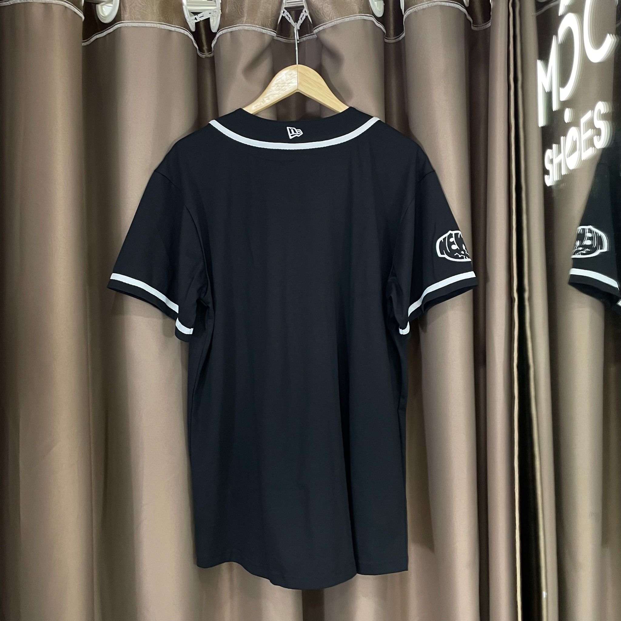 1465 - HÀNG CHÍNH HÃNG - ÁO NEW ERA ICONS BLACK JERSEY - ĐEN - CODE: 13334764