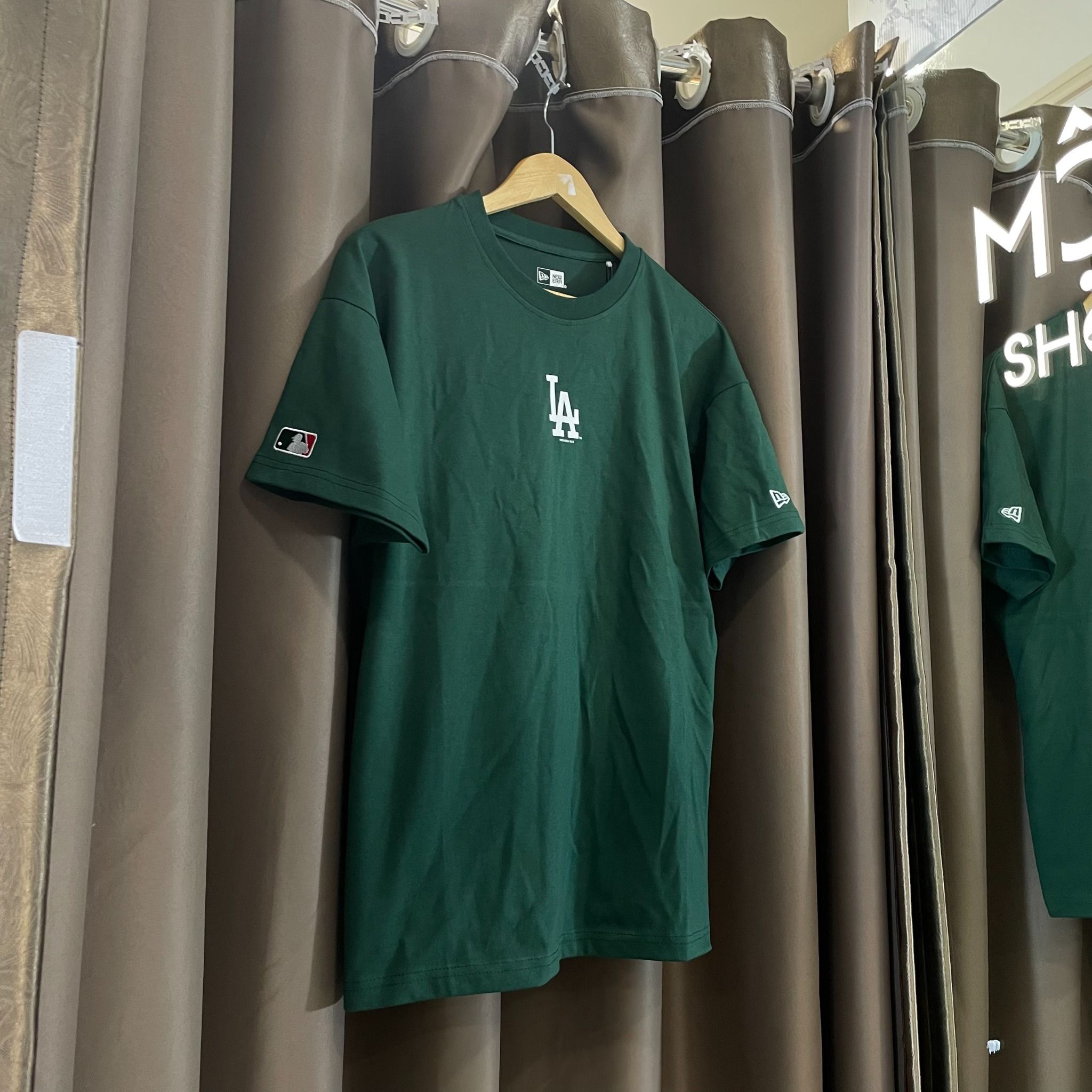 1630 - HÀNG CHÍNH HÃNG - ÁO THUN NEW ERA APPAREL - LA GREEN - CODE: 13516732