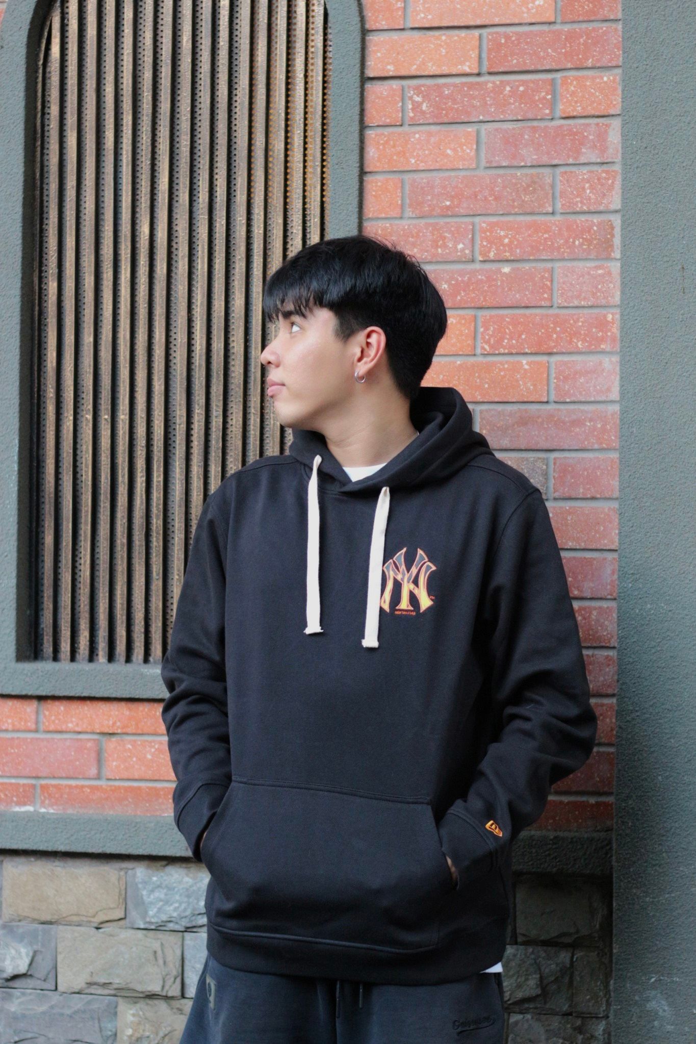 1646 - HÀNG CHÍNH HÃNG - ÁO HOODIE NEW ERA - NY RỰC LỬA - ĐEN - CODE: 12877412