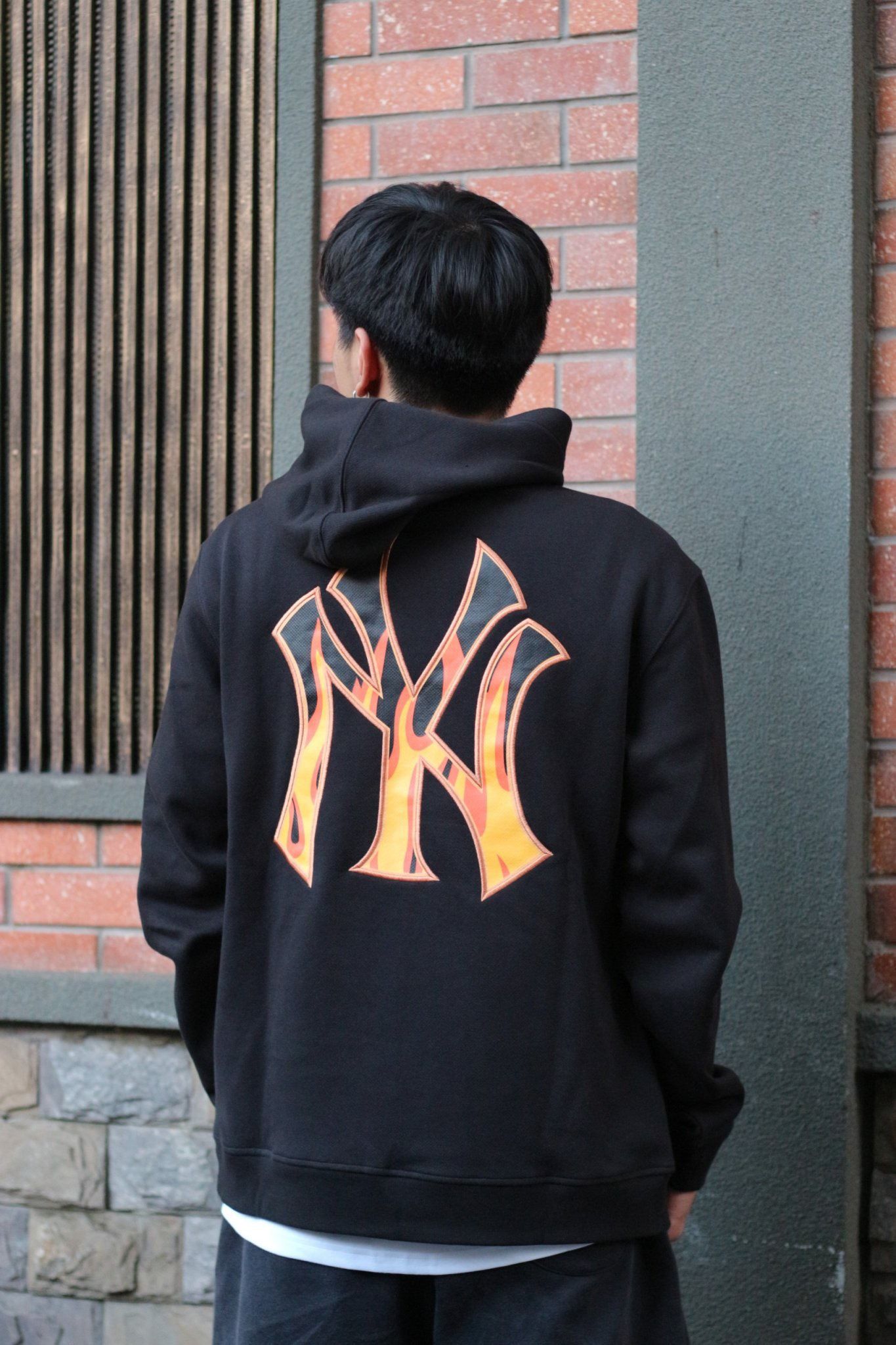 1646 - HÀNG CHÍNH HÃNG - ÁO HOODIE NEW ERA - NY RỰC LỬA - ĐEN - CODE: 12877412