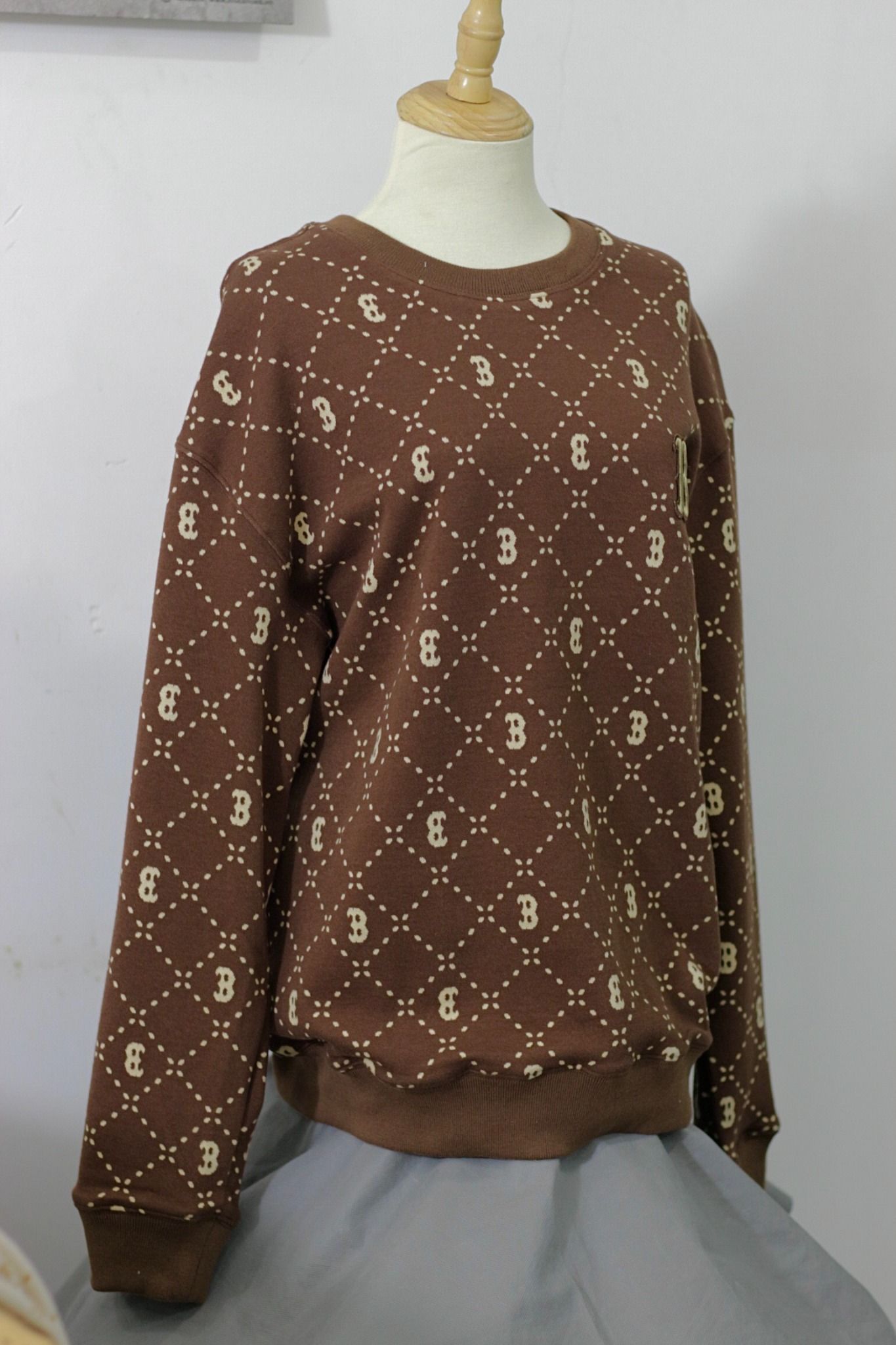 1648 - HÀNG CHÍNH HÃNG - ÁO SWEATER MLB DIA MONOGRAM BOSTON
