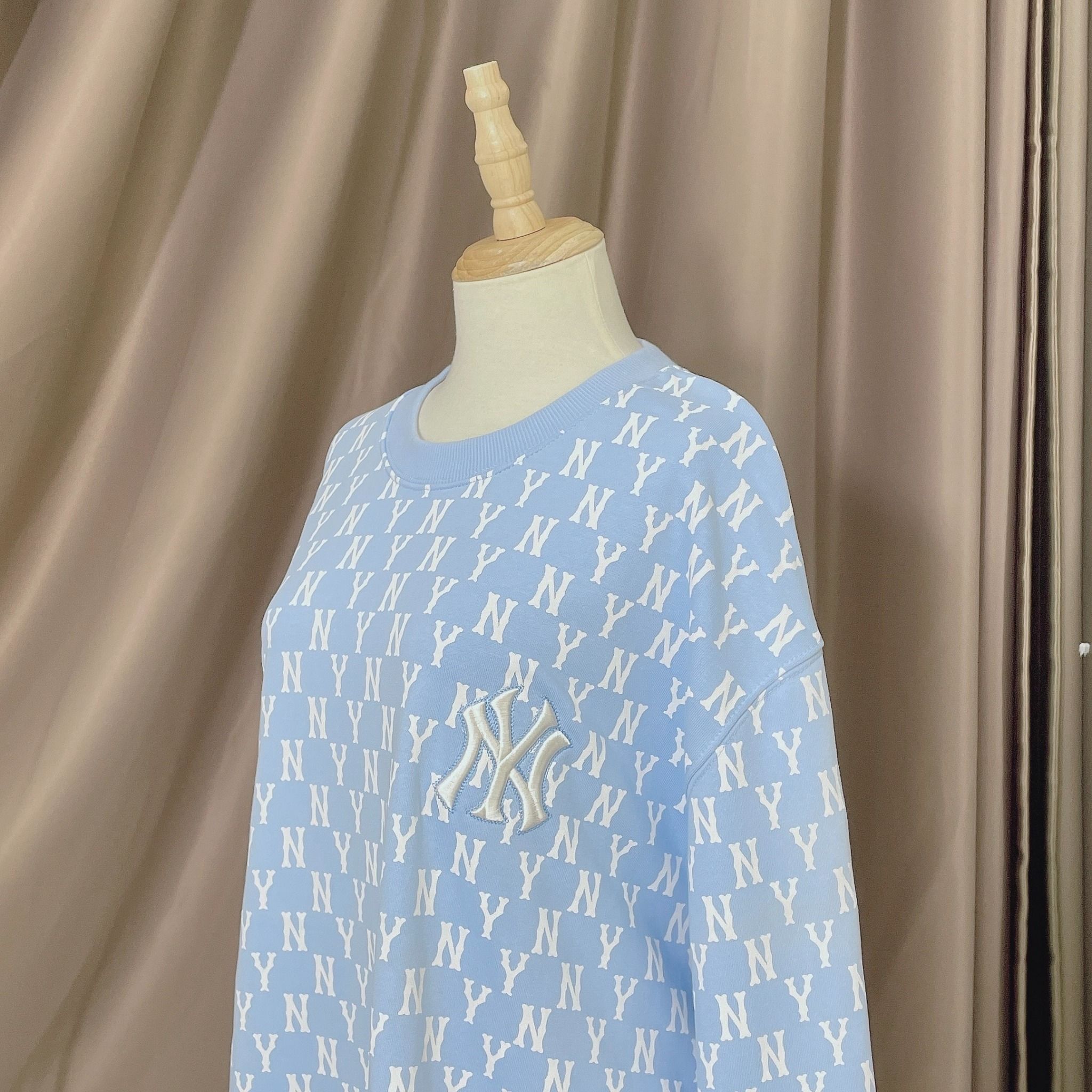 1662 - HÀNG CHÍNH HÃNG - ÁO SWEATER MLB MONOGRAM ALLOVER OVERFIT SWEATSHIRT NEW YORK *NY BABYBLUE* - CODE: 3AMTM0221-50BLL