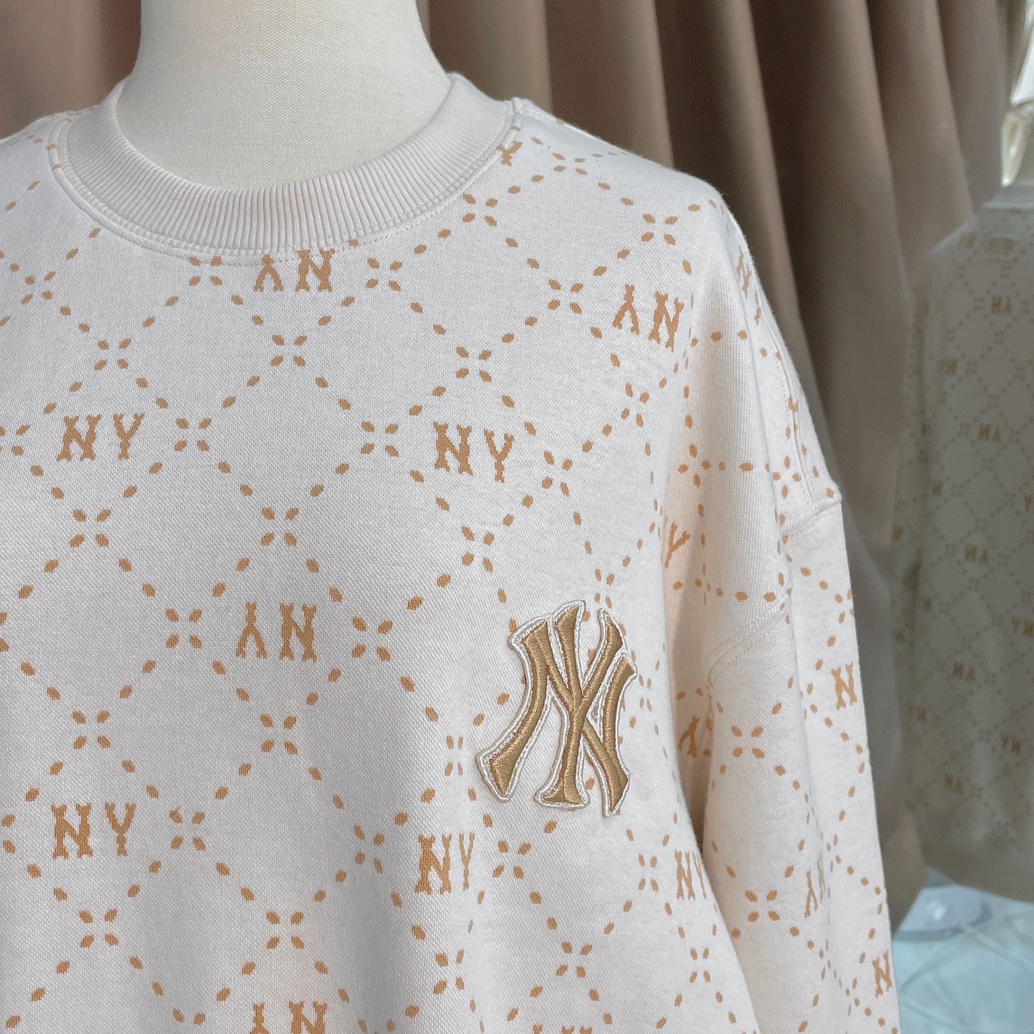 1647 - HÀNG CHÍNH HÃNG - ÁO SWEATER MLB DIA MONOGRAM NEW YORK