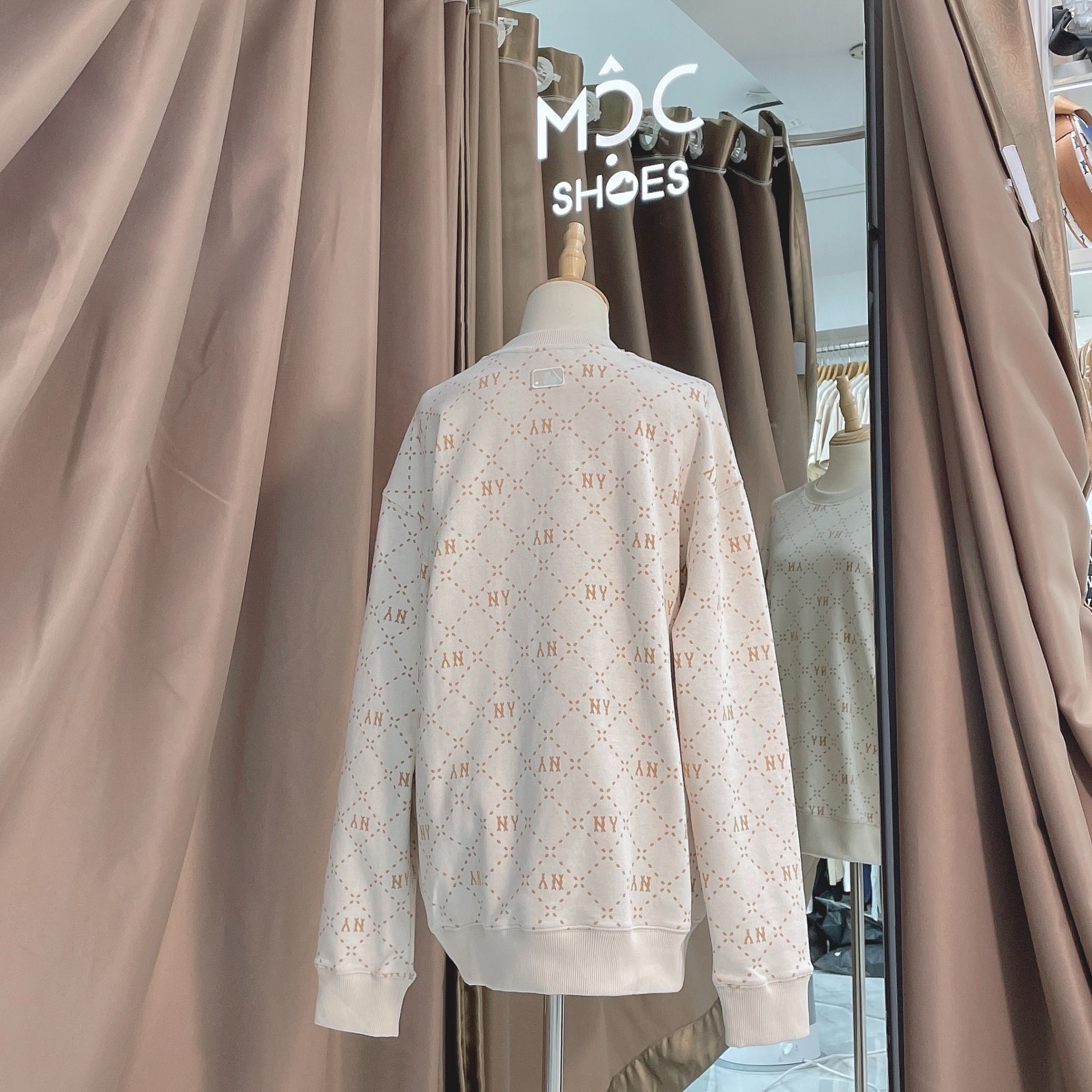 1647 - HÀNG CHÍNH HÃNG - ÁO SWEATER MLB DIA MONOGRAM NEW YORK