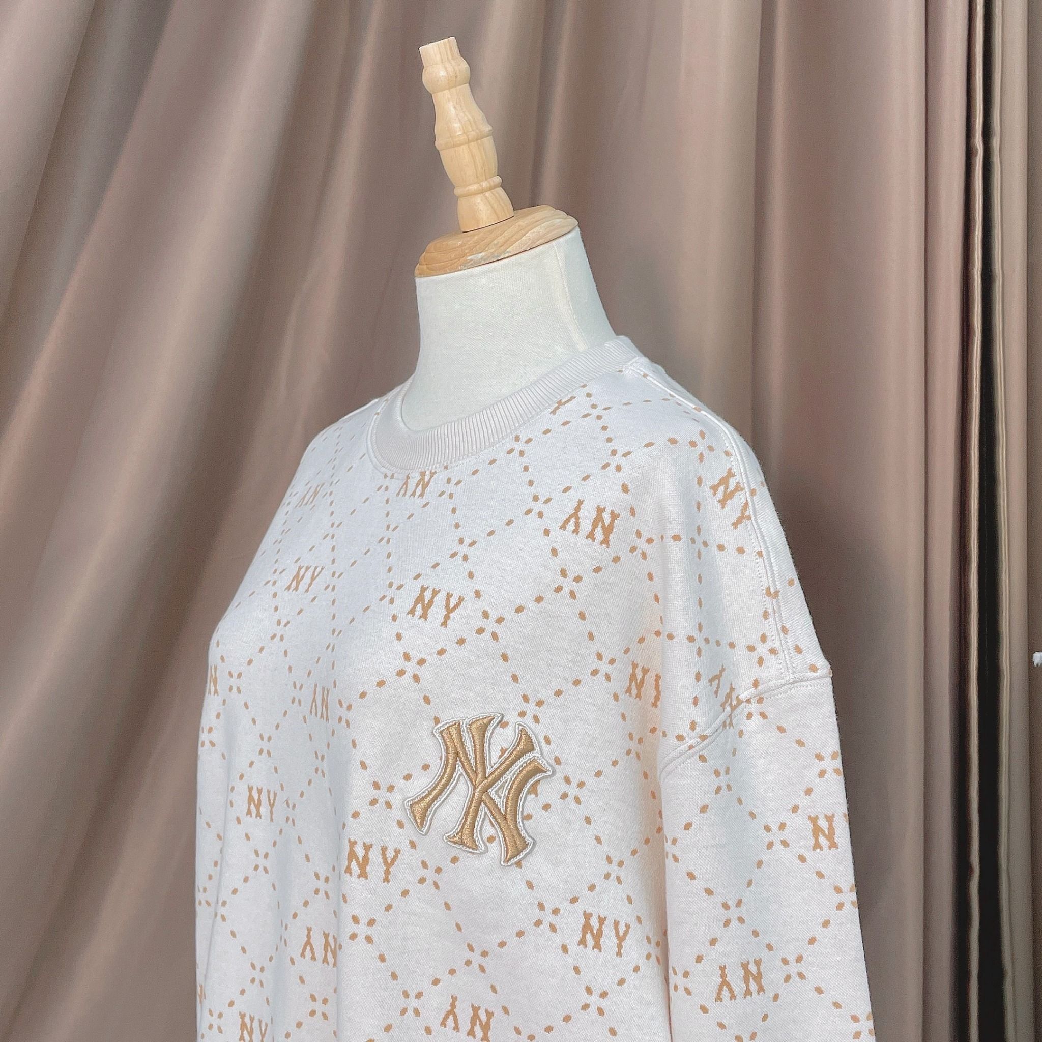 1647 - HÀNG CHÍNH HÃNG - ÁO SWEATER MLB DIA MONOGRAM NEW YORK