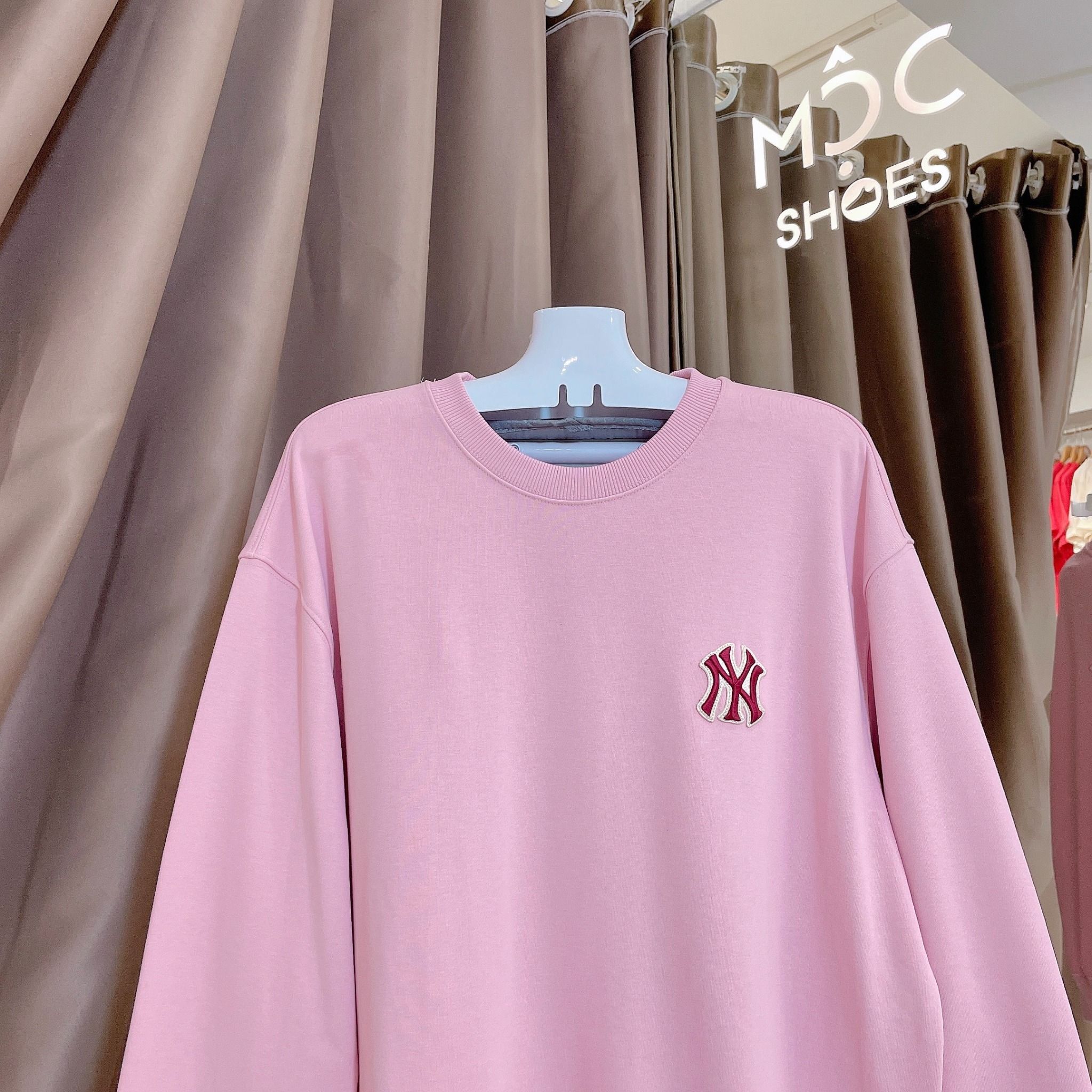 1659 - HÀNG CHÍNH HÃNG - ÁO SWEATER MLB MONOGRAM BIG LUX NY YANKEES - HỒNG - CODE: 3AMTM0234-50PKL
