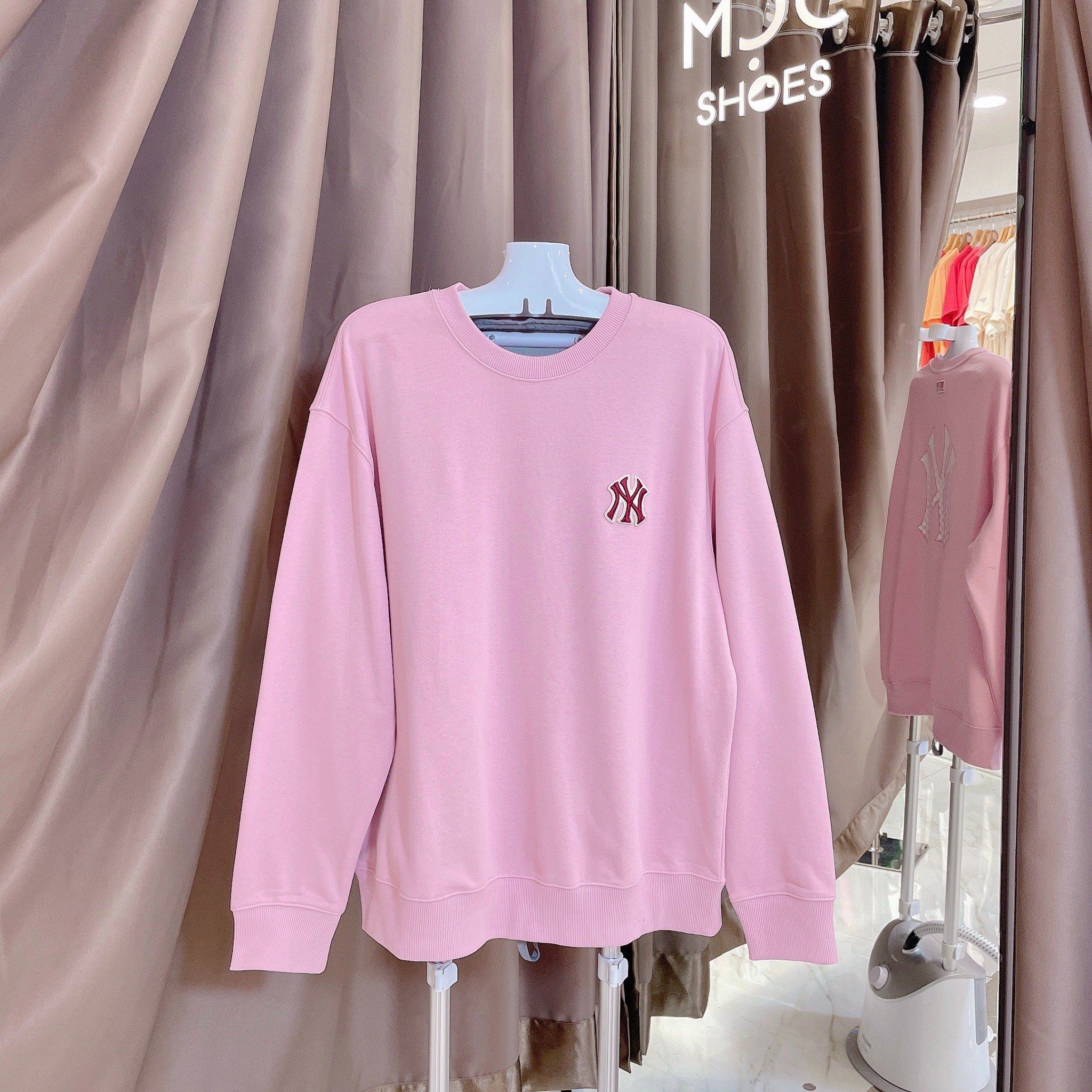 1659 - HÀNG CHÍNH HÃNG - ÁO SWEATER MLB MONOGRAM BIG LUX NY YANKEES - HỒNG - CODE: 3AMTM0234-50PKL