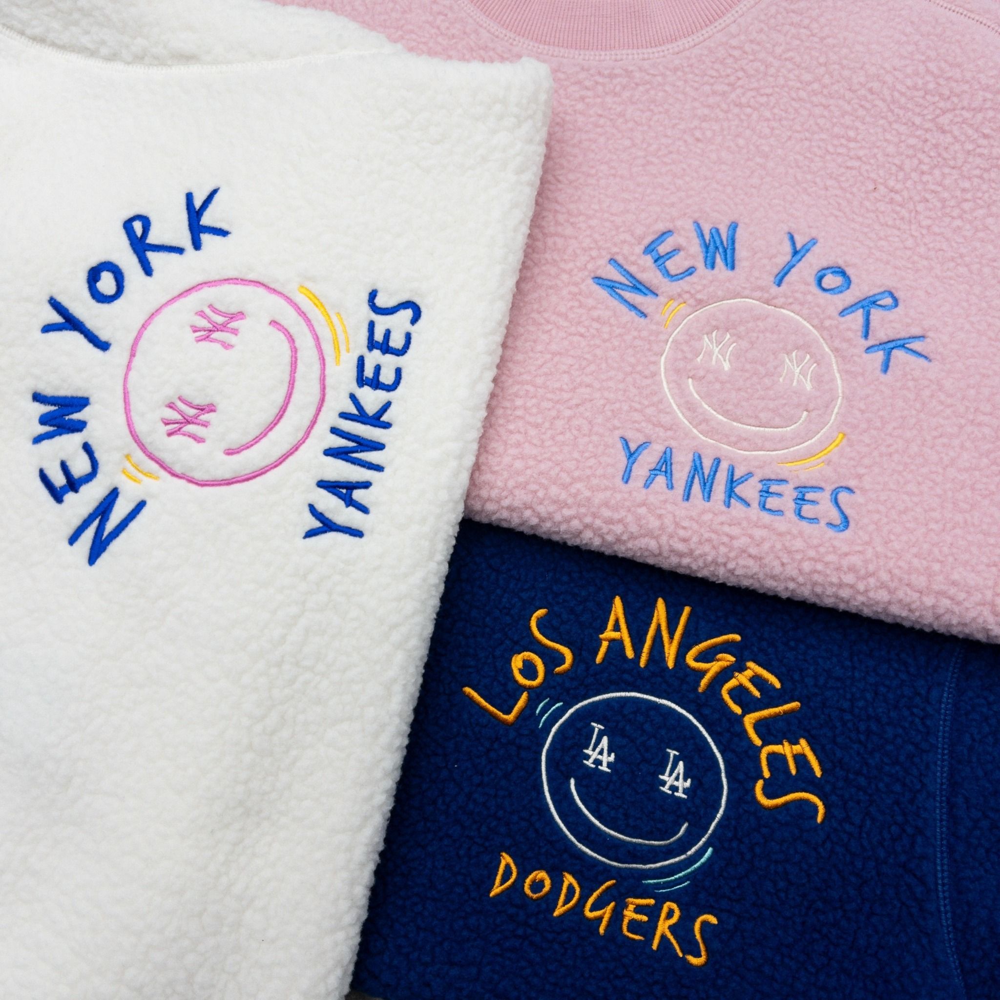 1693 - HÀNG CHÍNH HÃNG - ÁO MLB LIKE SMILE FLEECE MEGA NY YANKEES - PINK - CODE: 3AMTF5516-50PKS
