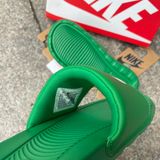  1680 - HÀNG CHÍNH HÃNG - DÉP NIKE SB VICTORI ONE LUCKY GREEN - CODE: DR2018-300 