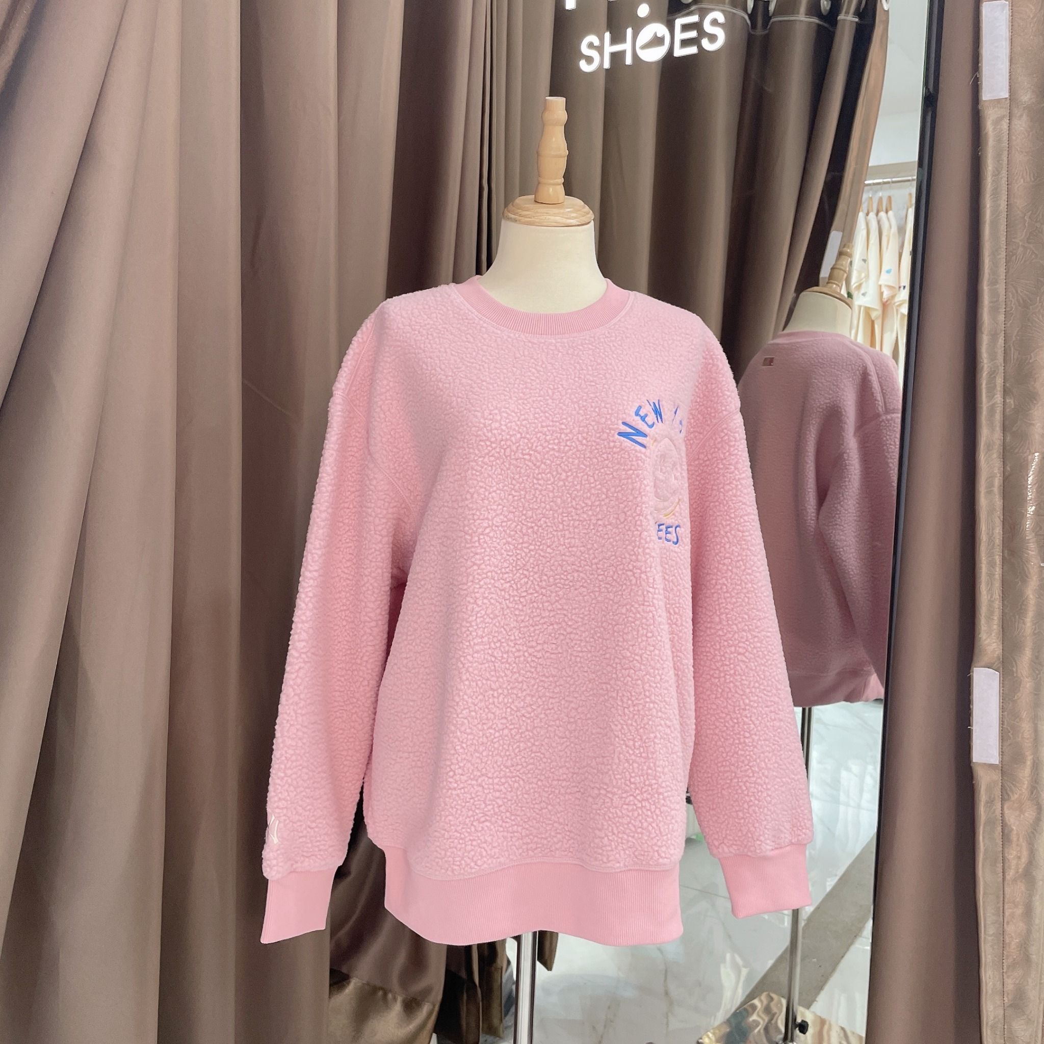1693 - HÀNG CHÍNH HÃNG - ÁO MLB LIKE SMILE FLEECE MEGA NY YANKEES - PINK - CODE: 3AMTF5516-50PKS