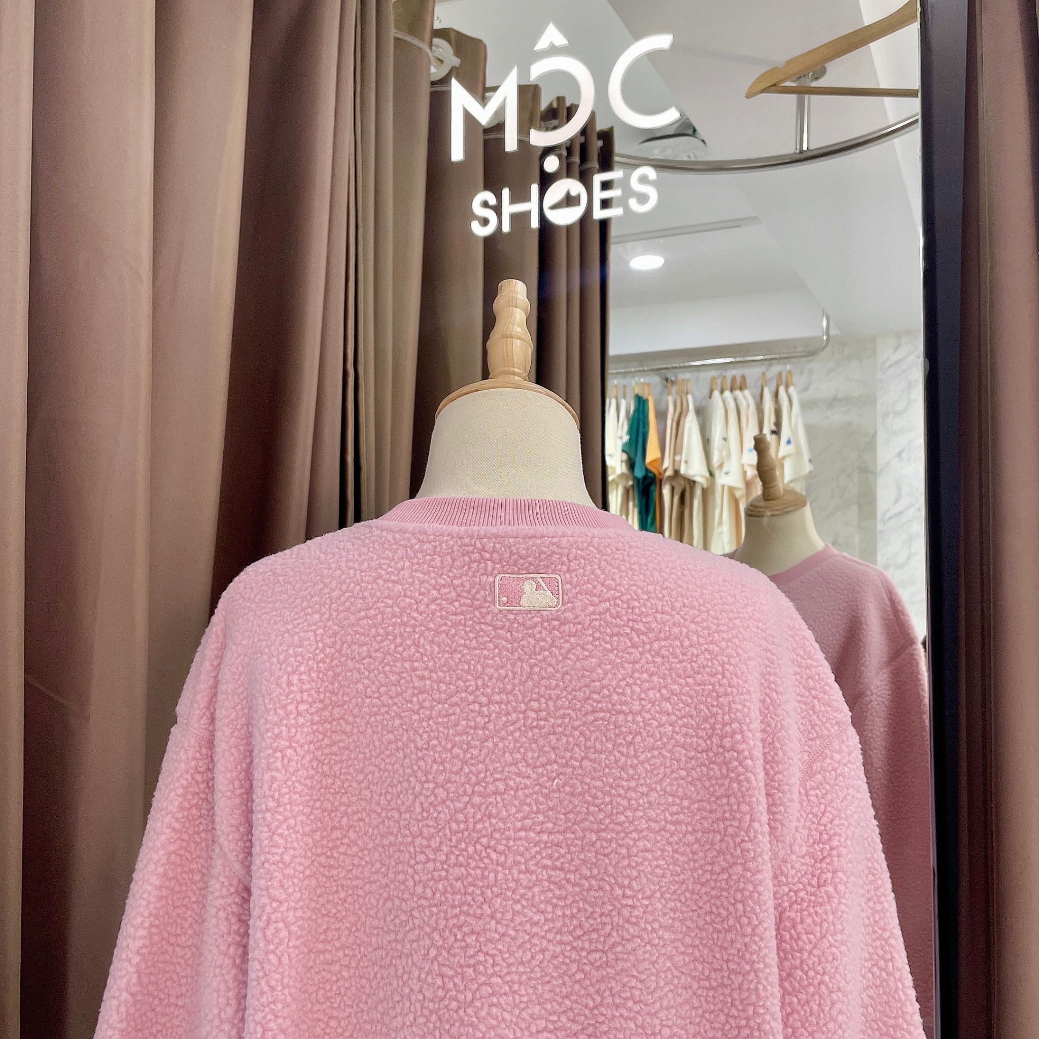 1693 - HÀNG CHÍNH HÃNG - ÁO MLB LIKE SMILE FLEECE MEGA NY YANKEES - PINK - CODE: 3AMTF5516-50PKS