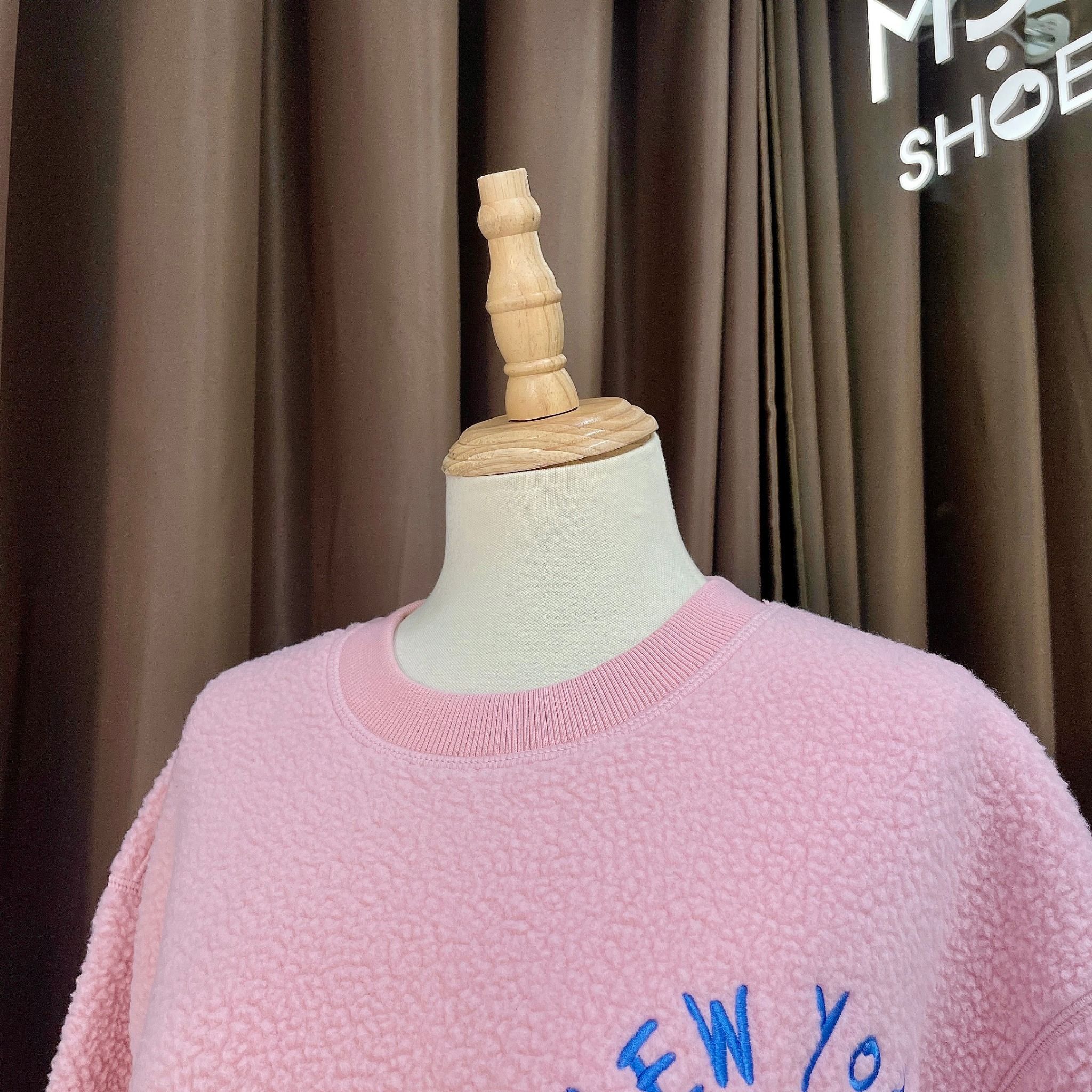 1693 - HÀNG CHÍNH HÃNG - ÁO MLB LIKE SMILE FLEECE MEGA NY YANKEES - PINK - CODE: 3AMTF5516-50PKS