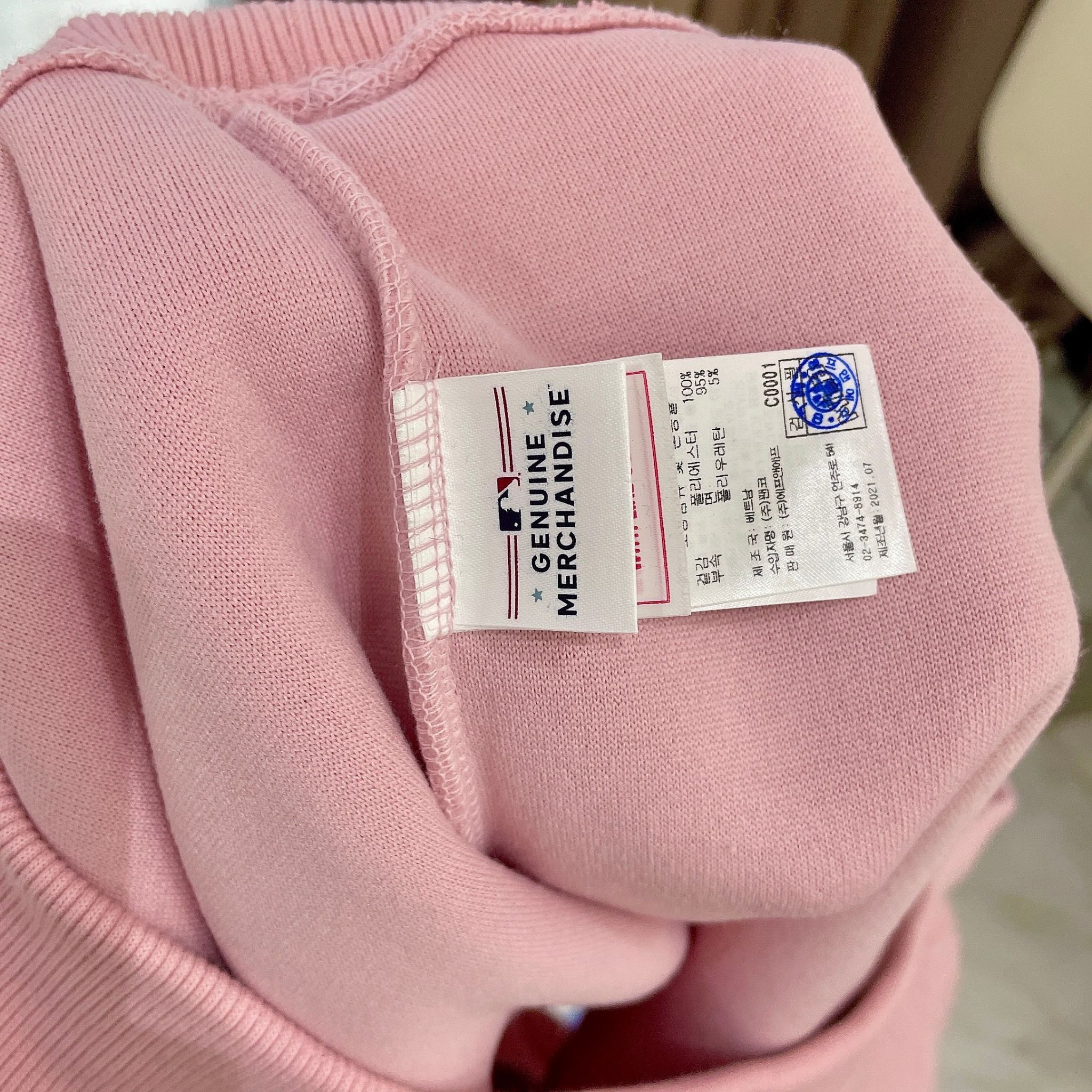 1693 - HÀNG CHÍNH HÃNG - ÁO MLB LIKE SMILE FLEECE MEGA NY YANKEES - PINK - CODE: 3AMTF5516-50PKS