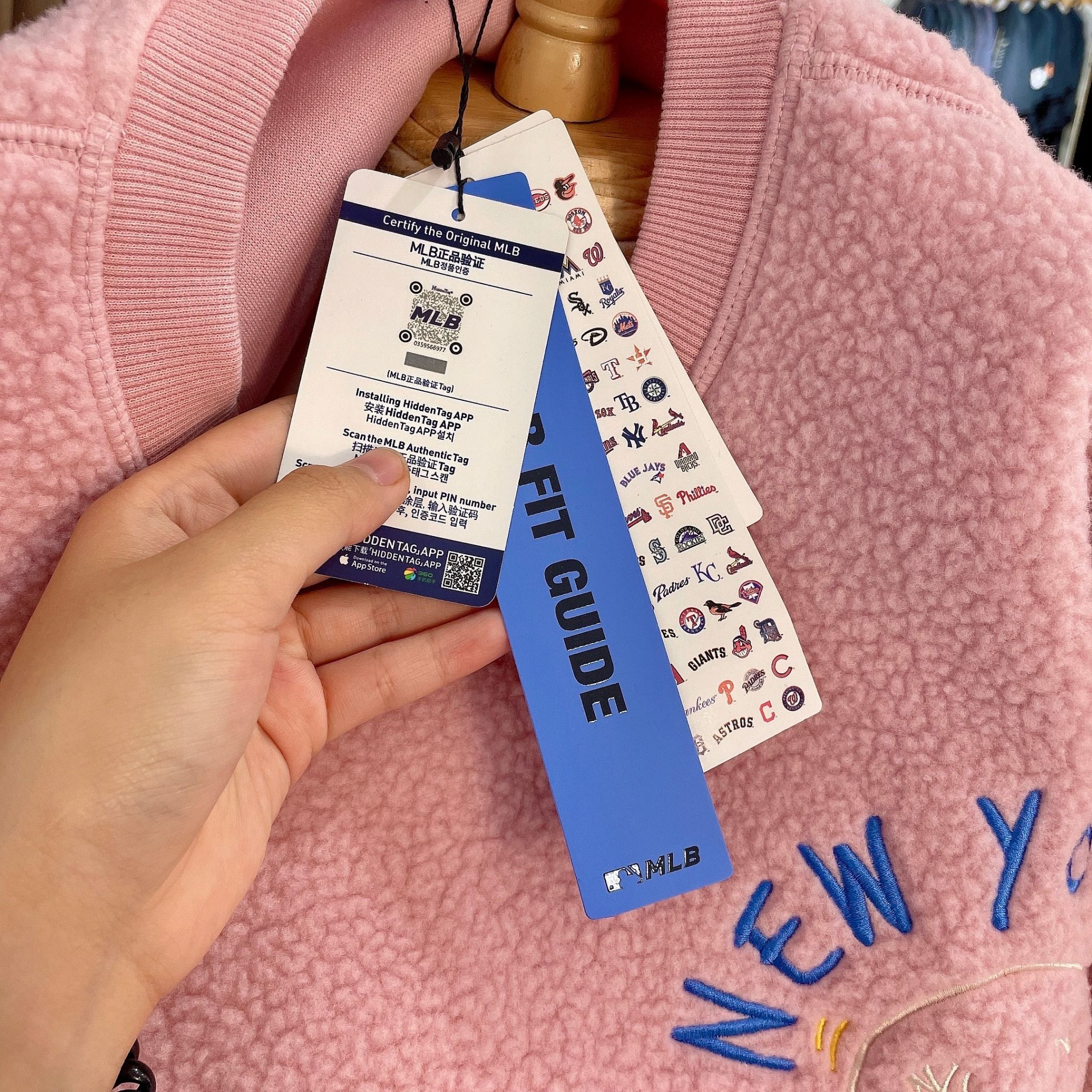 1693 - HÀNG CHÍNH HÃNG - ÁO MLB LIKE SMILE FLEECE MEGA NY YANKEES - PINK - CODE: 3AMTF5516-50PKS