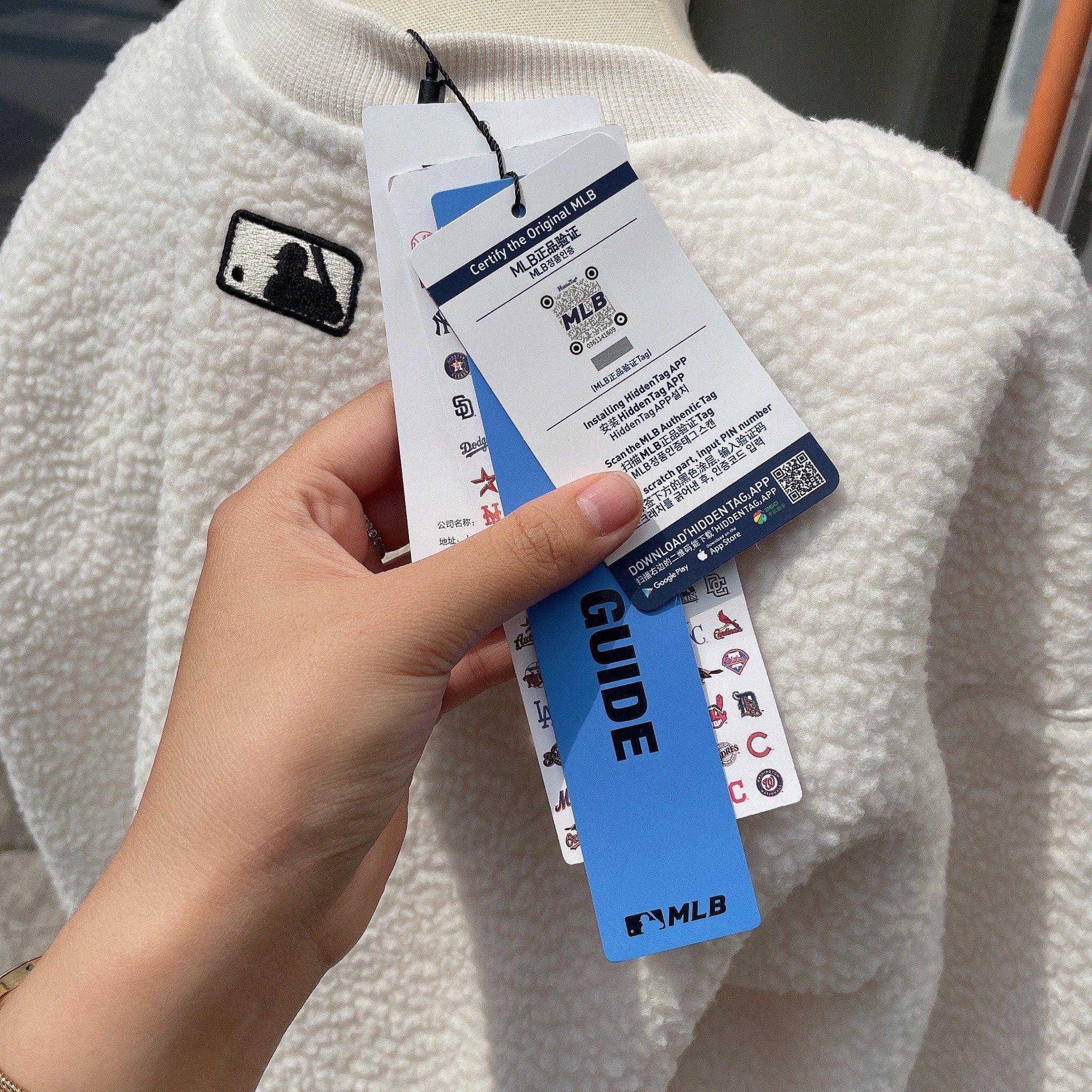 1701 - HÀNG CHÍNH HÃNG - ÁO SWEATER MLB LÔNG LOGO NY - WHITE - CODE: 3AMTEC616