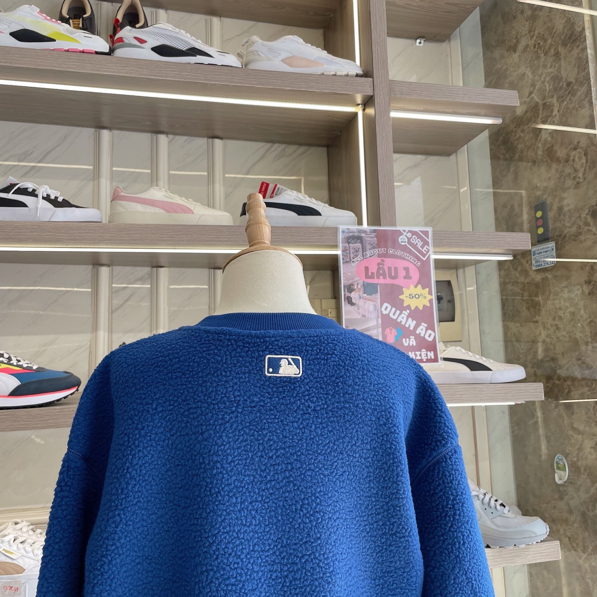 1694 - HÀNG CHÍNH HÃNG - ÁO MLB LIKE SMILE FLEECE MEGA NY YANKEES - NAVY - CODE: 3AMTF5516-07INS