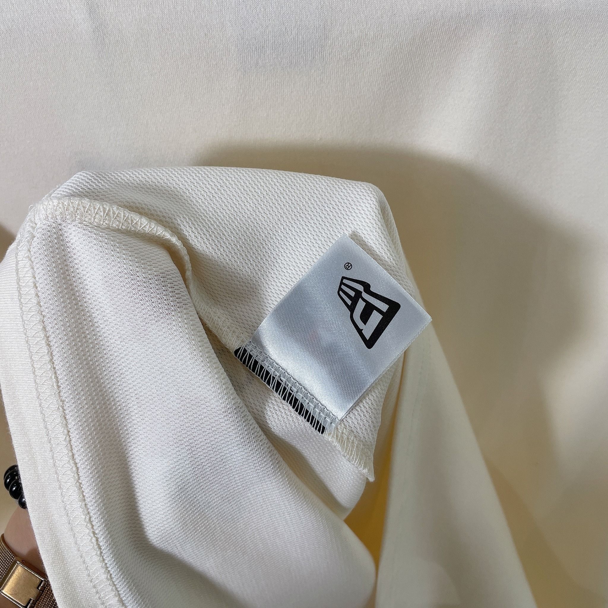 1703 - HÀNG CHÍNH HÃNG - ÁO THUN NEW ERA LAKERS - BEIGE/KEM - CODE: 13003261