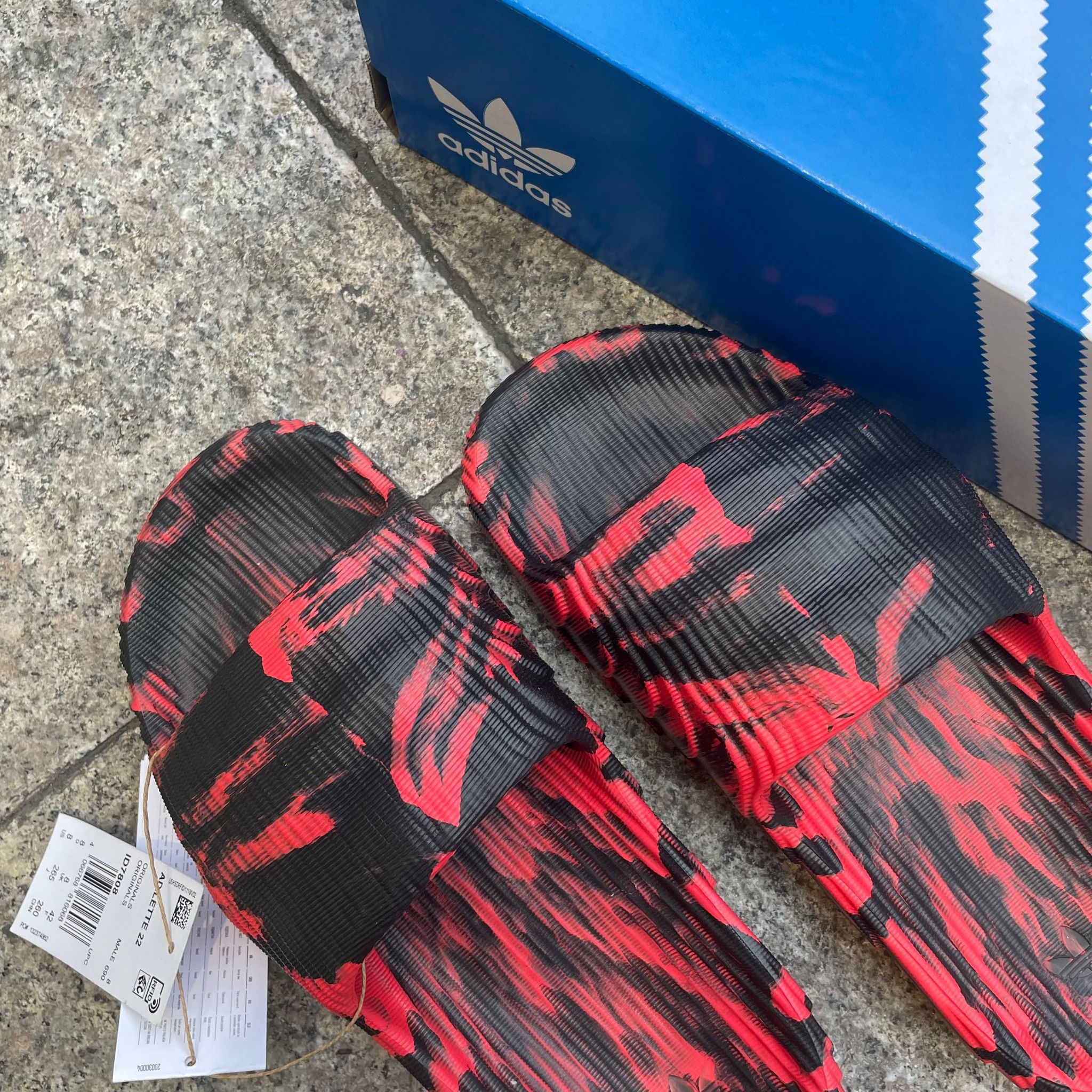  1707 - HÀNG CHÍNH HÃNG - DÉP ADIDAS 22 -  ‘ Loang Đỏ Đô - Black Right Red ’ - CODE: ID7808 