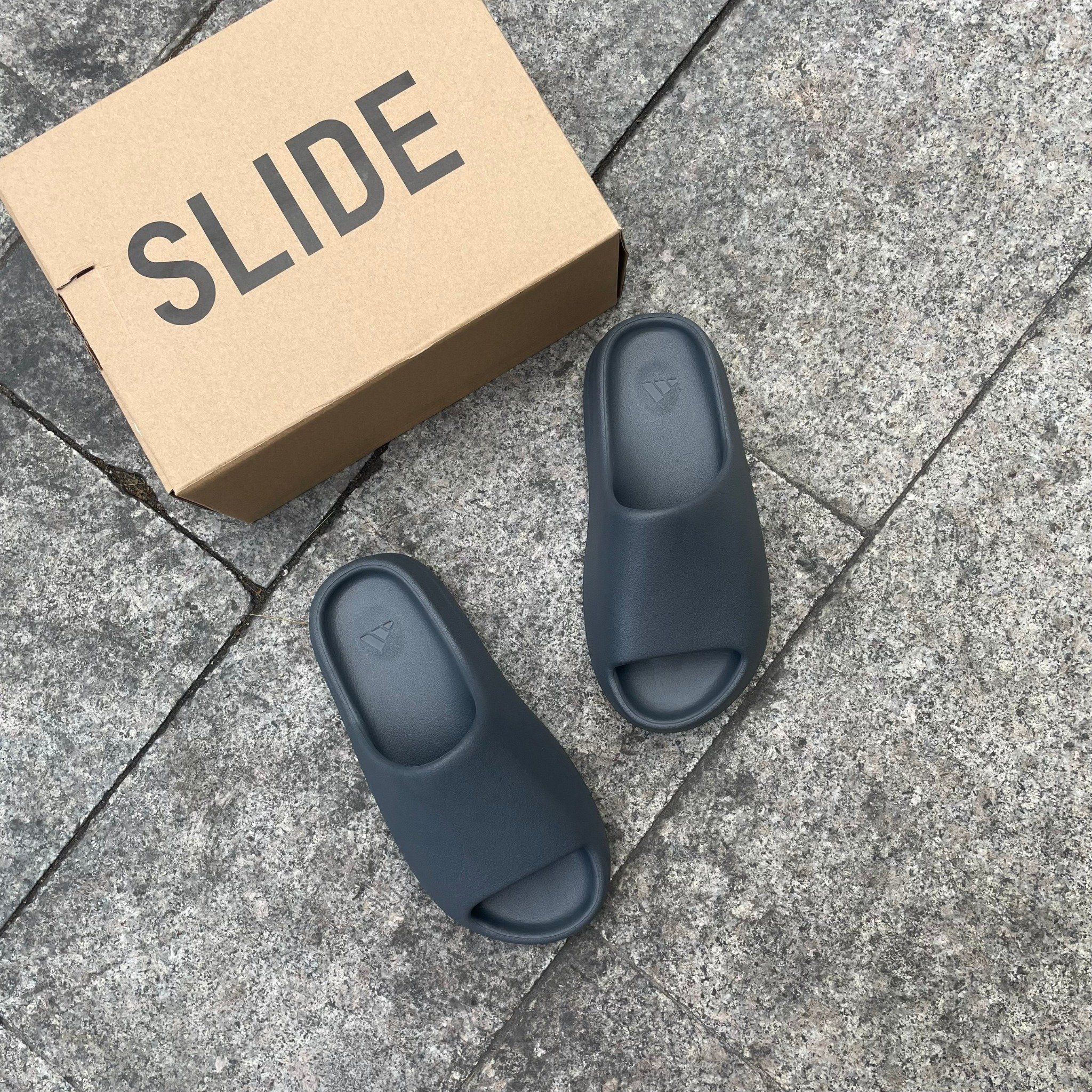  1696 - HÀNG CHÍNH HÃNG - DÉP YEEZY SLIDE GRANITE - XÁM ĐEN - CODE : ID4132 