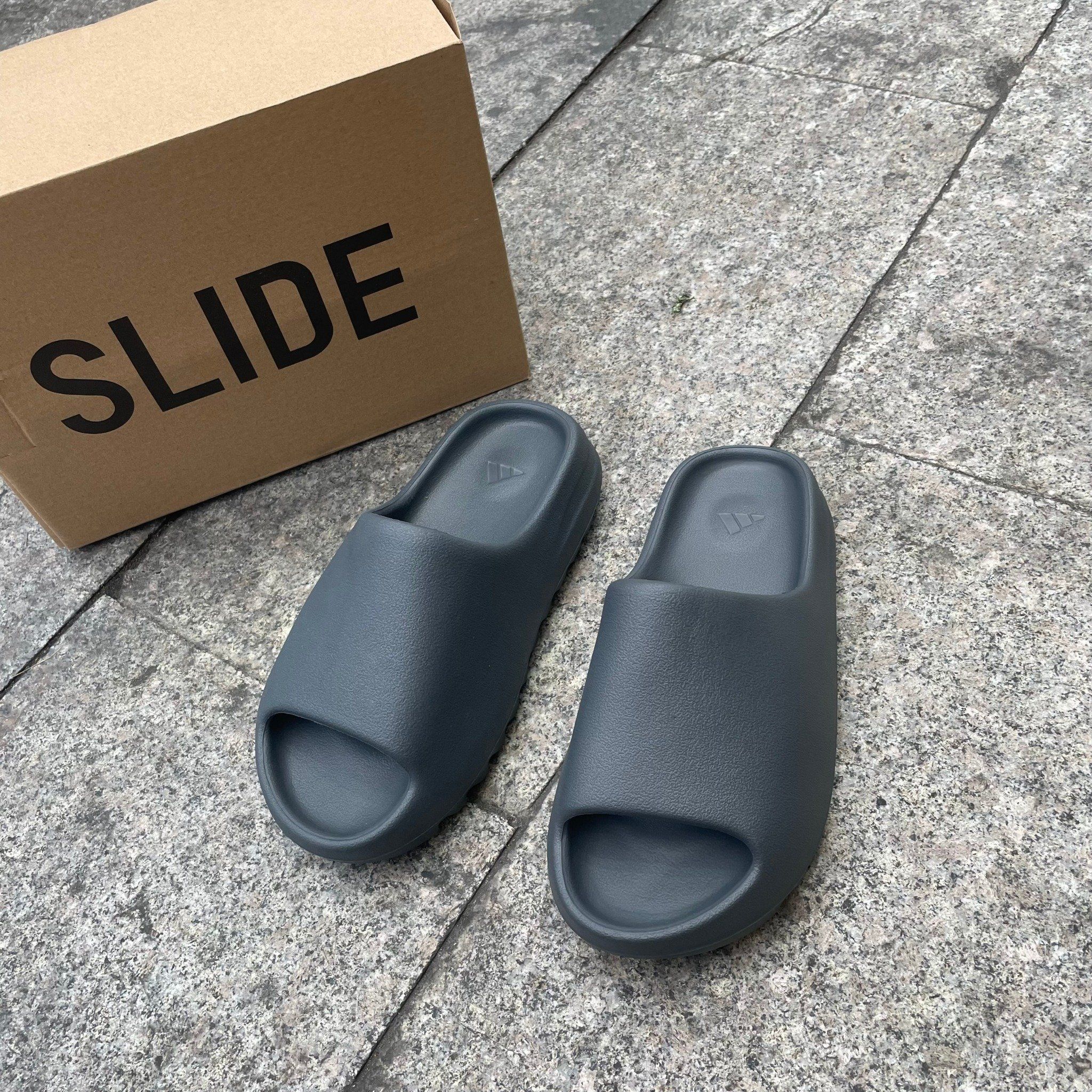 1696 - HÀNG CHÍNH HÃNG - DÉP YEEZY SLIDE GRANITE - XÁM ĐEN - CODE : ID4132