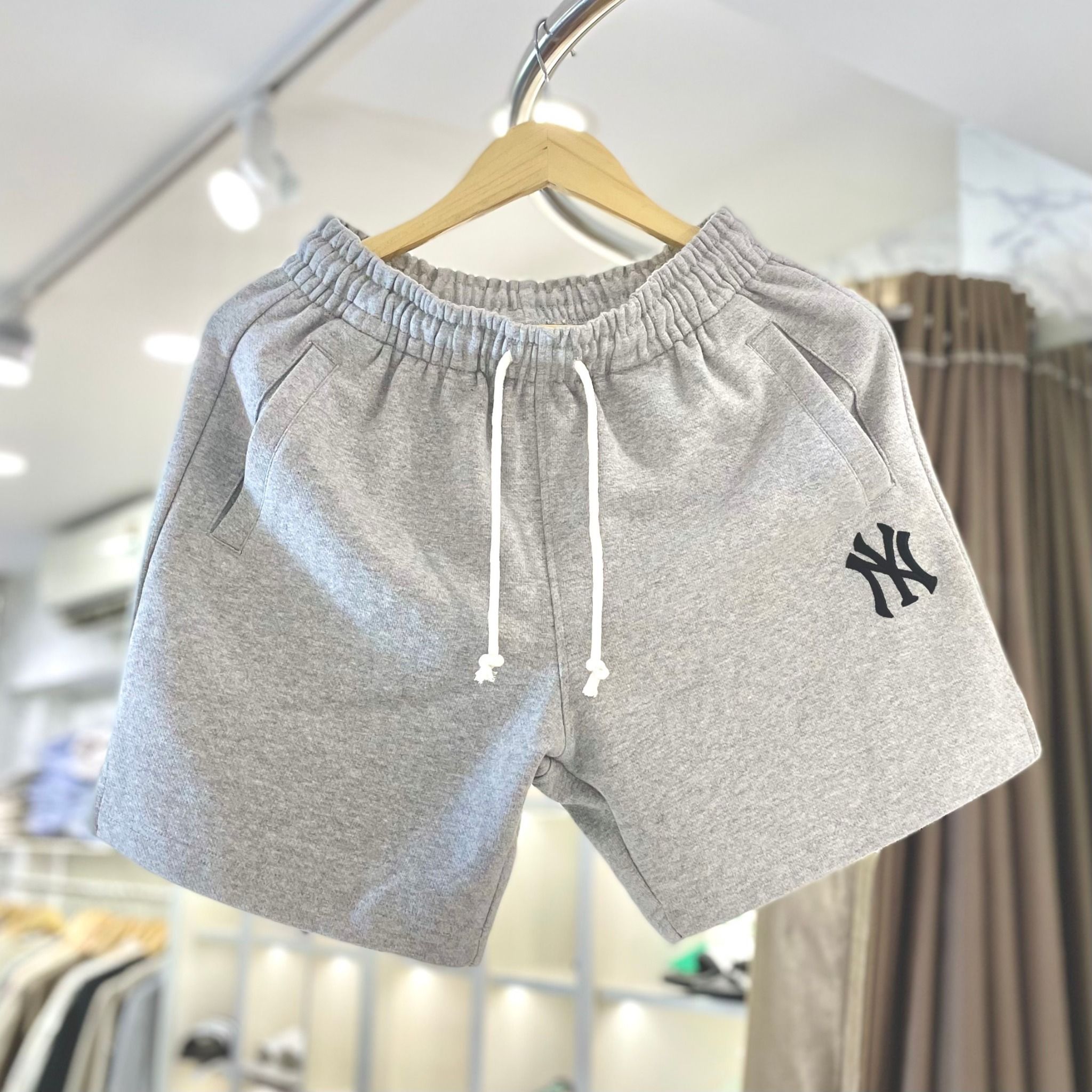  1708 - HÀNG CHÍNH HÃNG - QUẦN SHORT NEW ERA - XÁMLOGO NY - CODE : 13570091 