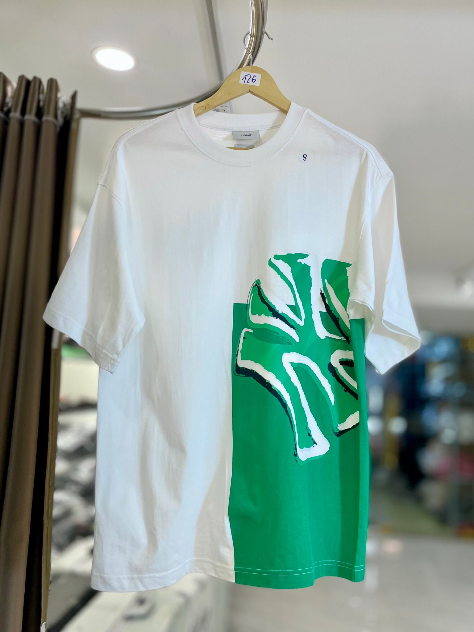 1709 - HÀNG CHÍNH HÃNG - ÁO THUN MLB - NY Pop Art Graphic- TRẮNG - CODE: 3ATSL0433