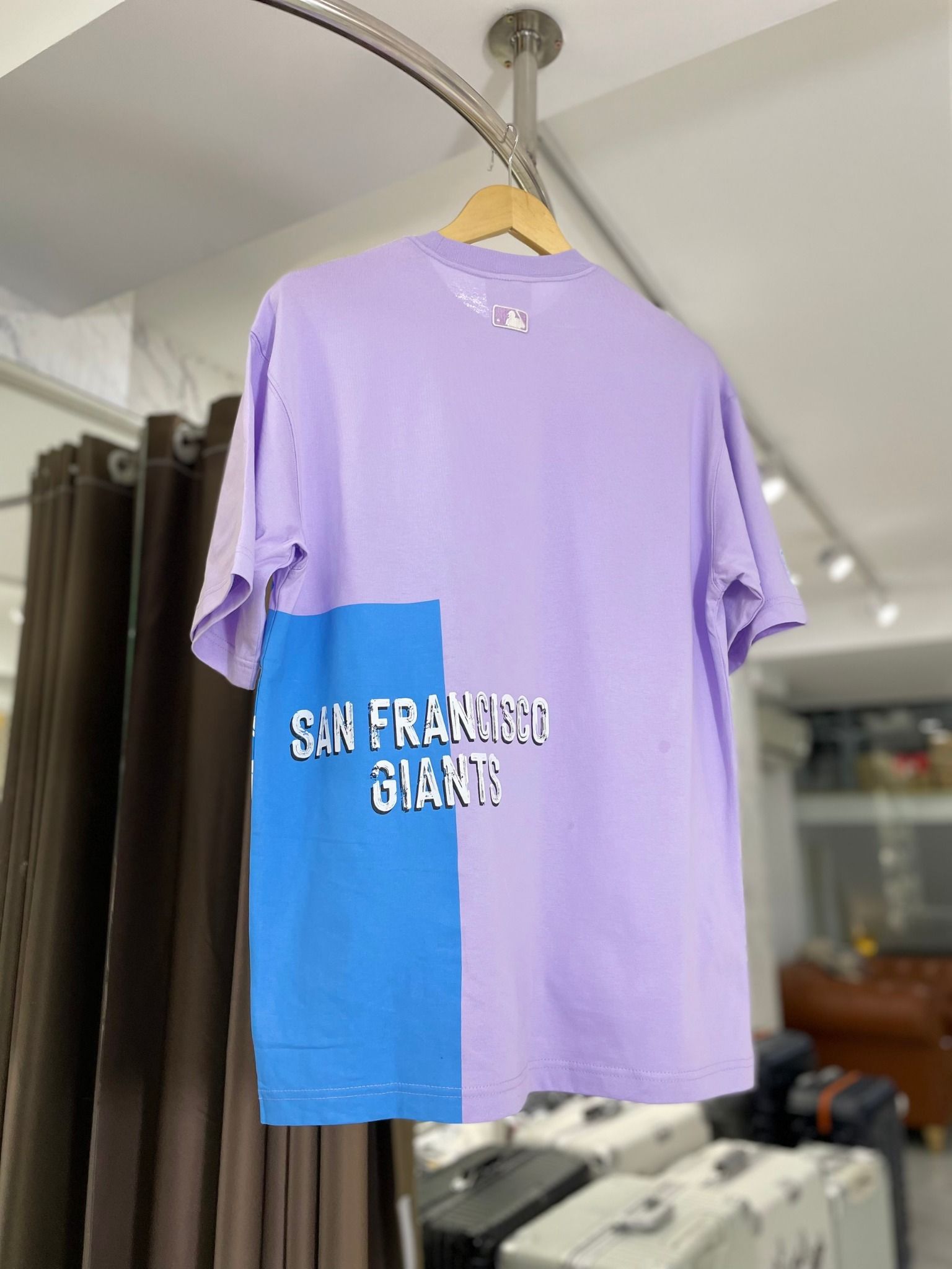 1711 - HÀNG CHÍNH HÃNG - ÁO THUN MLB - NY Pop Art Graphic - TÍM - CODE: 3ATSL0433