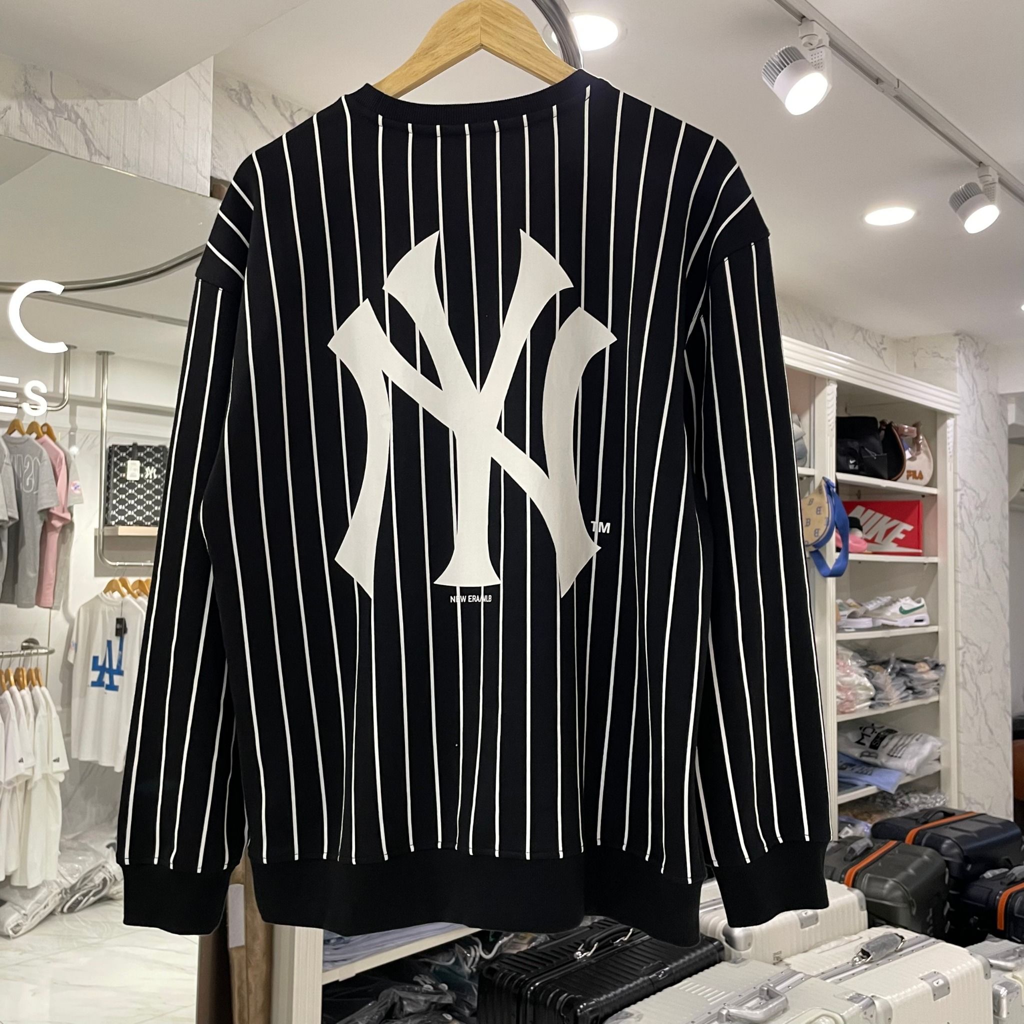 1485 - HÀNG CHÍNH HÃNG - ÁO SWEATER NEW ERA NY YANKEES - KẺ SỌC -