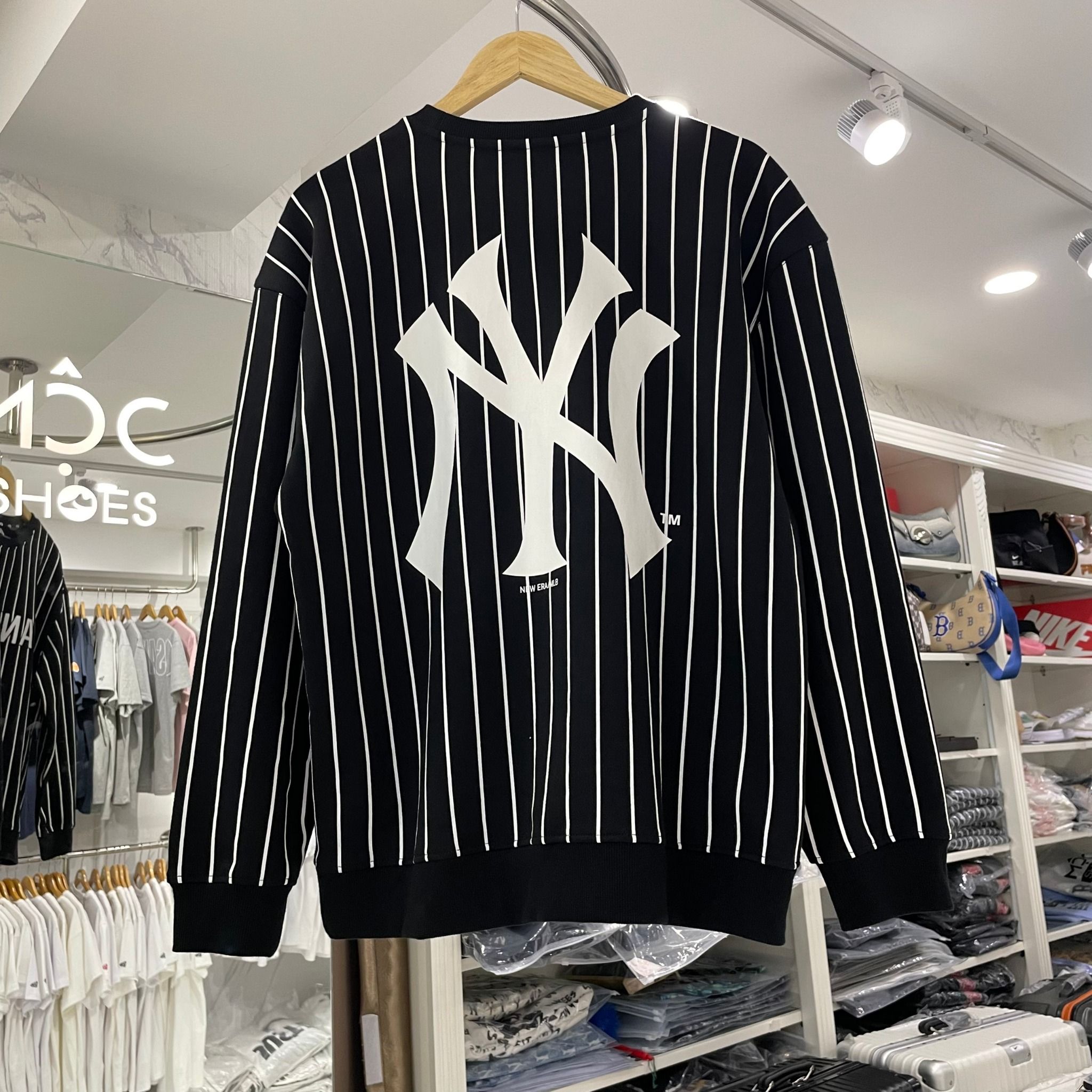 1485 - HÀNG CHÍNH HÃNG - ÁO SWEATER NEW ERA NY YANKEES - KẺ SỌC -