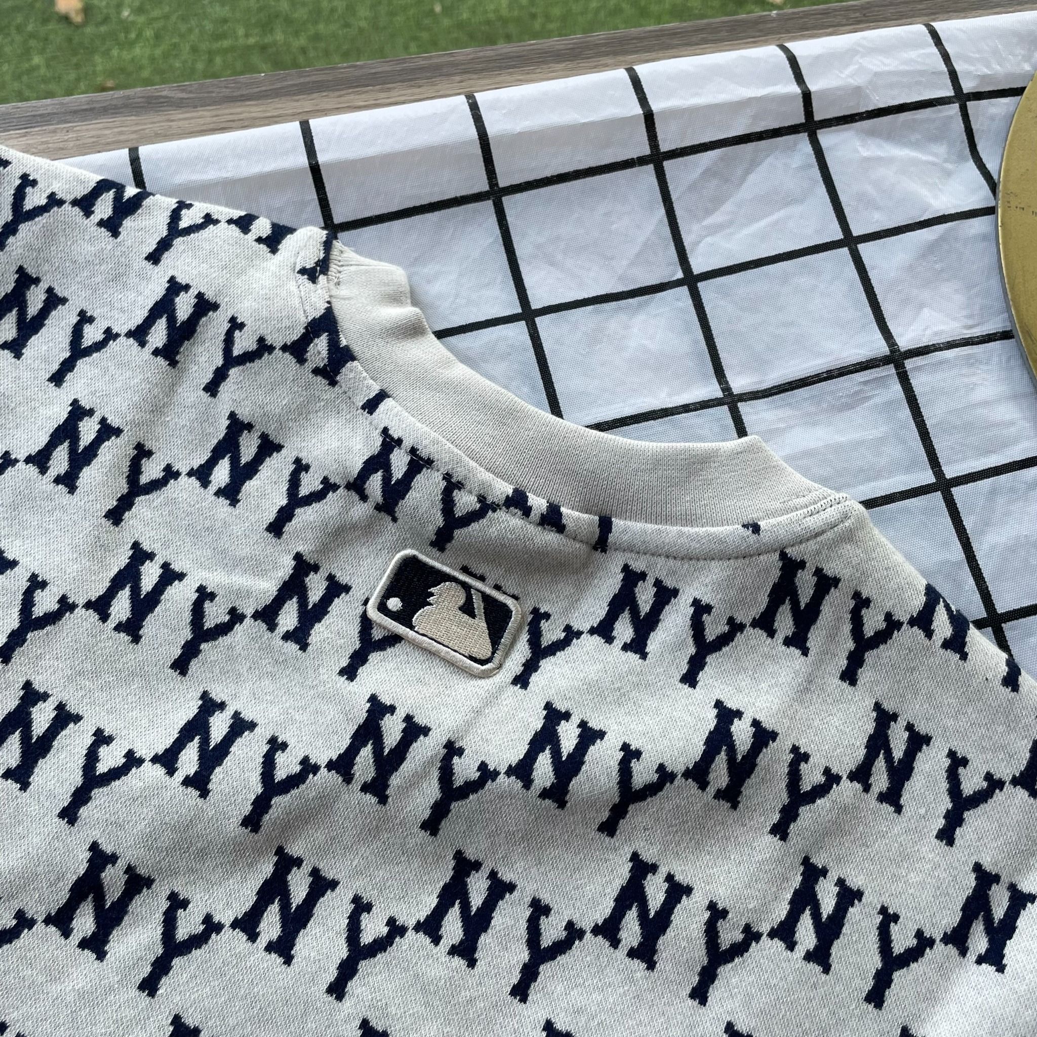 1793 - HÀNG CHÍNH HÃNG - ÁO SWEATER MLB DÍCH DẮC - XÁM LÔNG CHUỘT