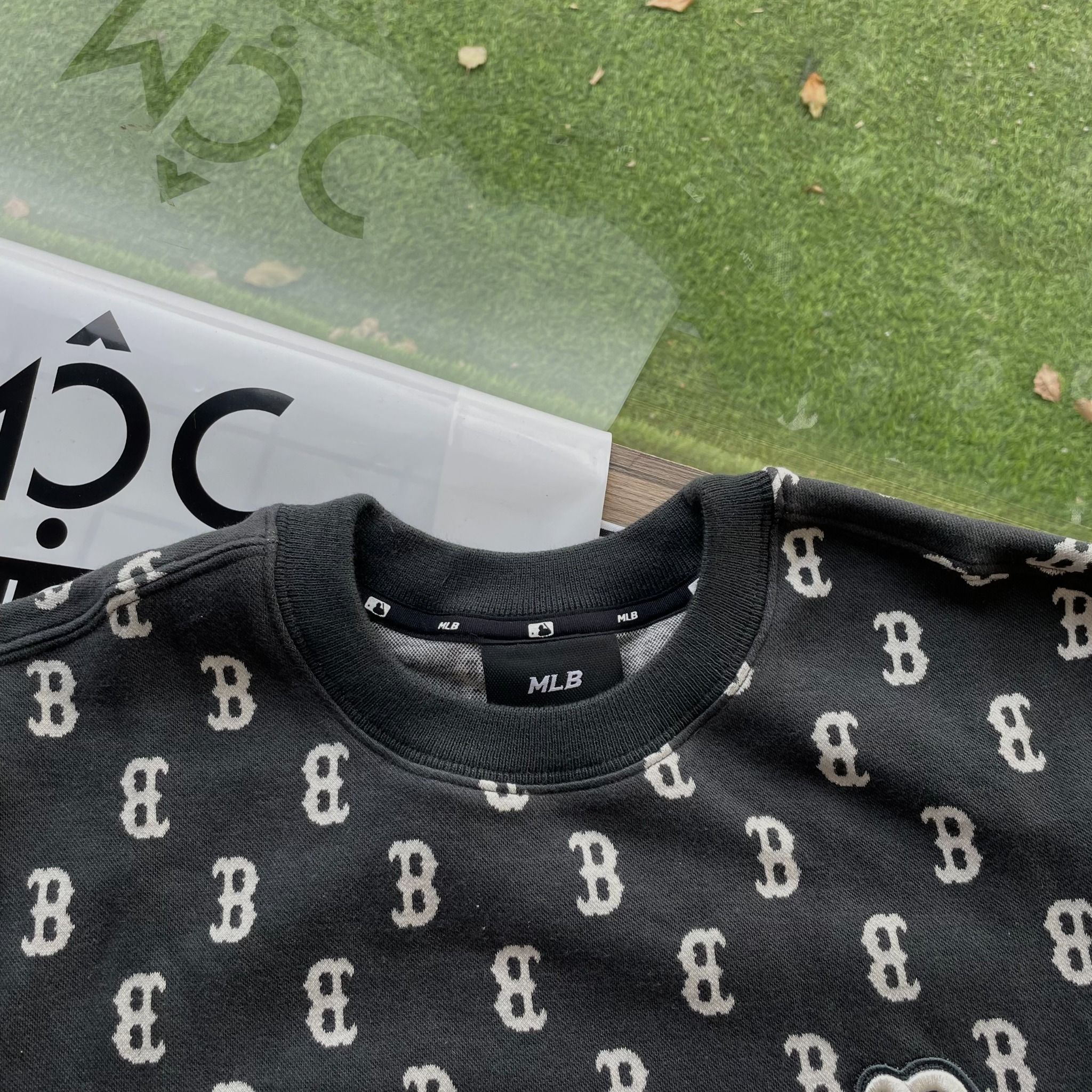 1794 - HÀNG CHÍNH HÃNG - ÁO SWEATER MLB DÍCH DẮC - XÁM ĐEN