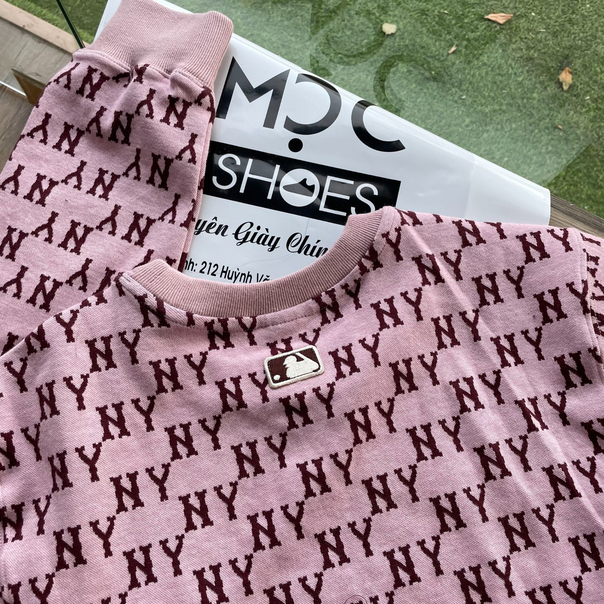1795 - HÀNG CHÍNH HÃNG - ÁO SWEATER MLB DÍCH DẮC - HỒNG