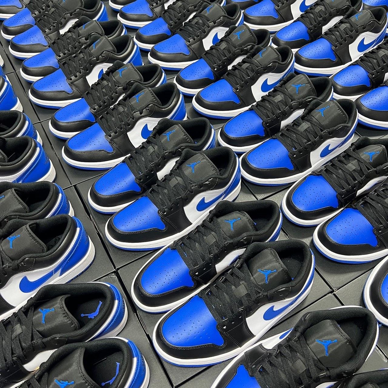 1978 - HÀNG CHÍNH HÃNG - GIÀY NIKE AIR JORDAN 1 LOW 'ALTERNATE ROYAL TOE' - CODE : 5535580-140