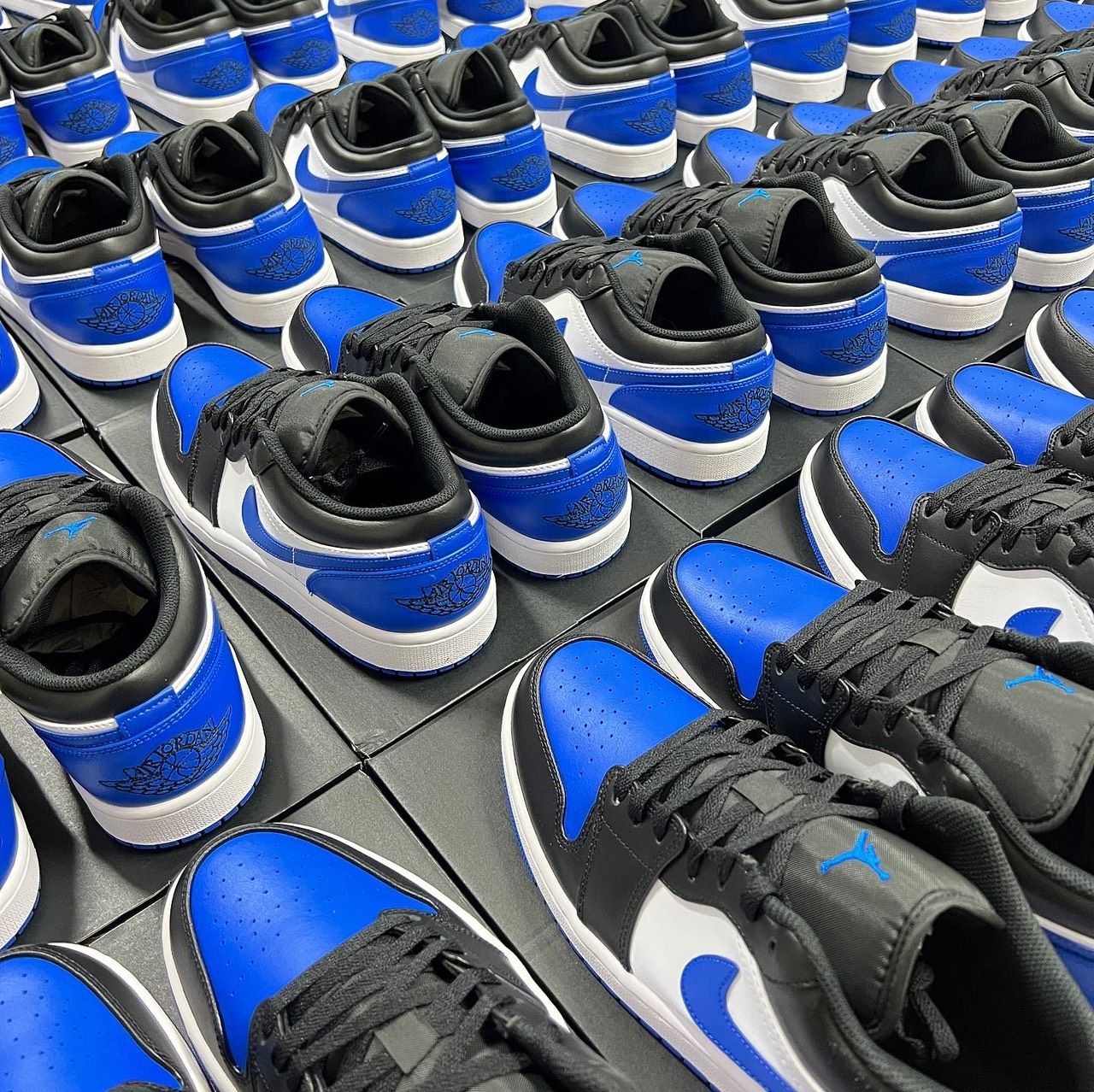1978 - HÀNG CHÍNH HÃNG - GIÀY NIKE AIR JORDAN 1 LOW 'ALTERNATE ROYAL TOE' - CODE : 5535580-140