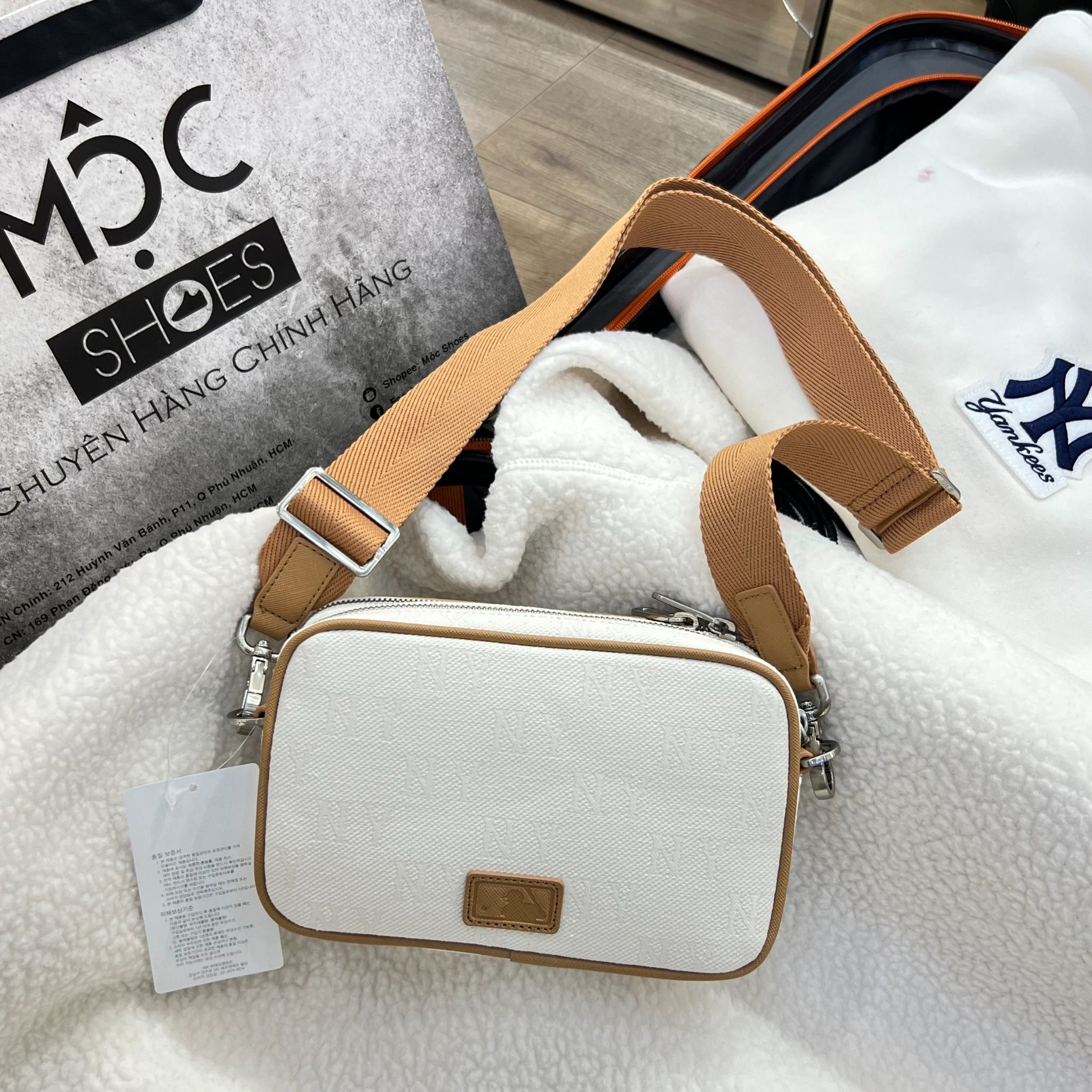 1992 - HÀNG CHÍNH HÃNG - Túi MLB Korea Monogram Jacquard Mini Cross Bag New York Yankees Cream - CODE: 3ACRS014N-50CRD