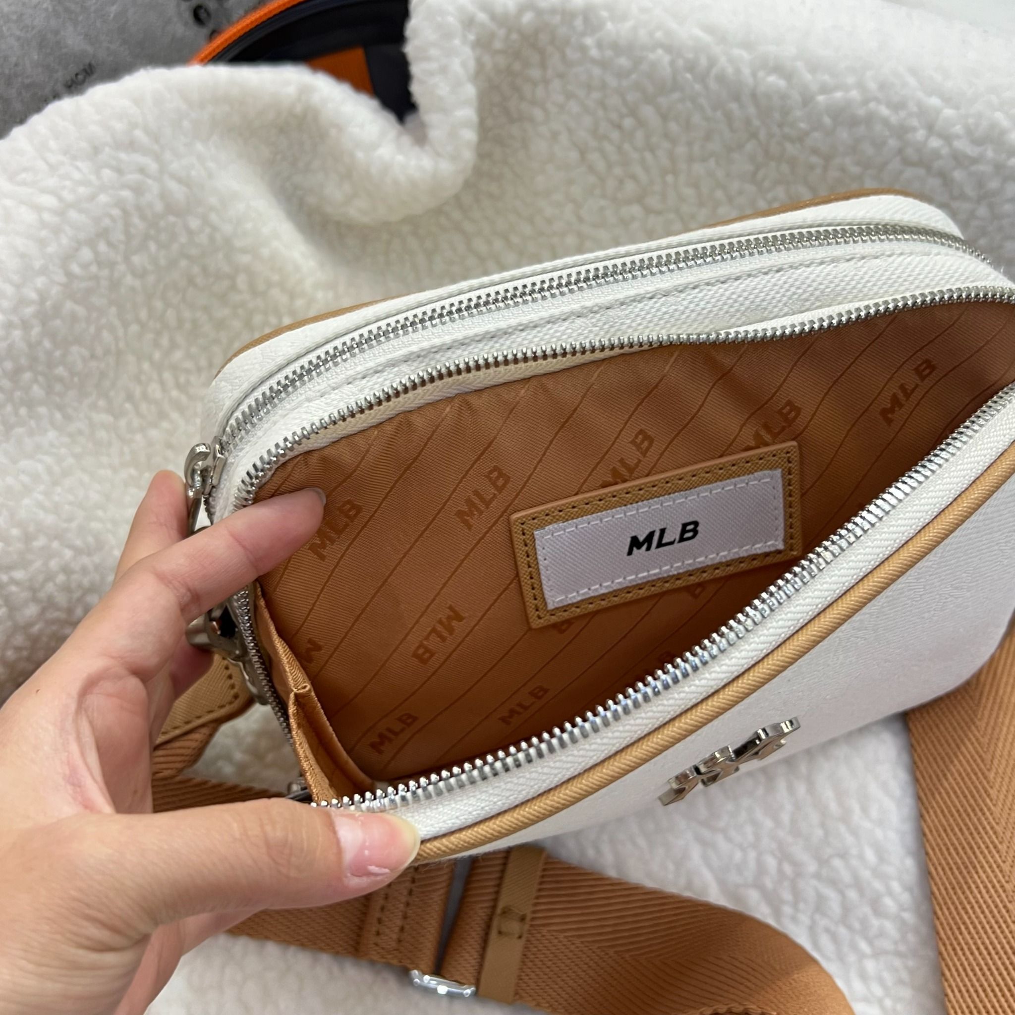  1992 - HÀNG CHÍNH HÃNG - Túi MLB Korea Monogram Jacquard Mini Cross Bag New York Yankees Cream - CODE: 3ACRS014N-50CRD 