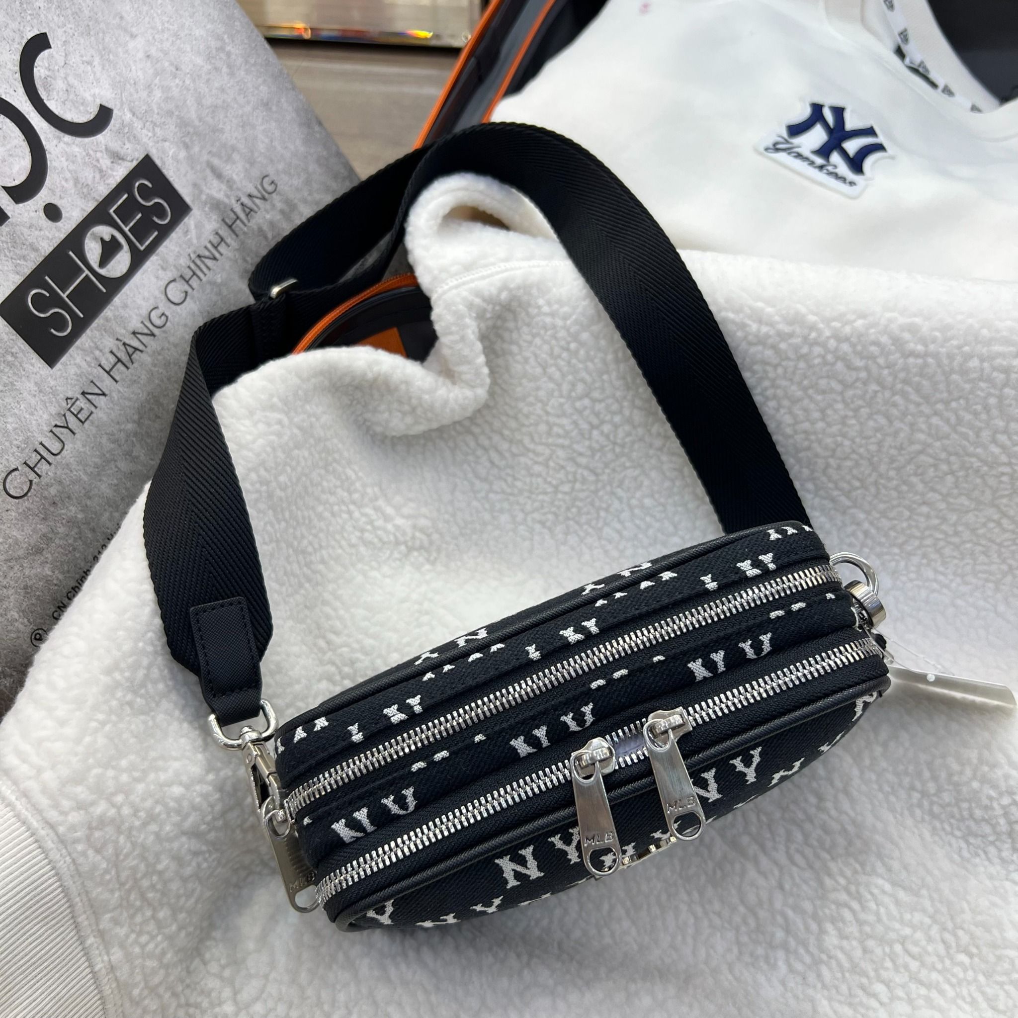 1993 - HÀNG CHÍNH HÃNG -Túi MLB Korea Monogram Jacquard Mini Cross Bag New York Yankees Black - CODE: 3ACRS014N-50BKS