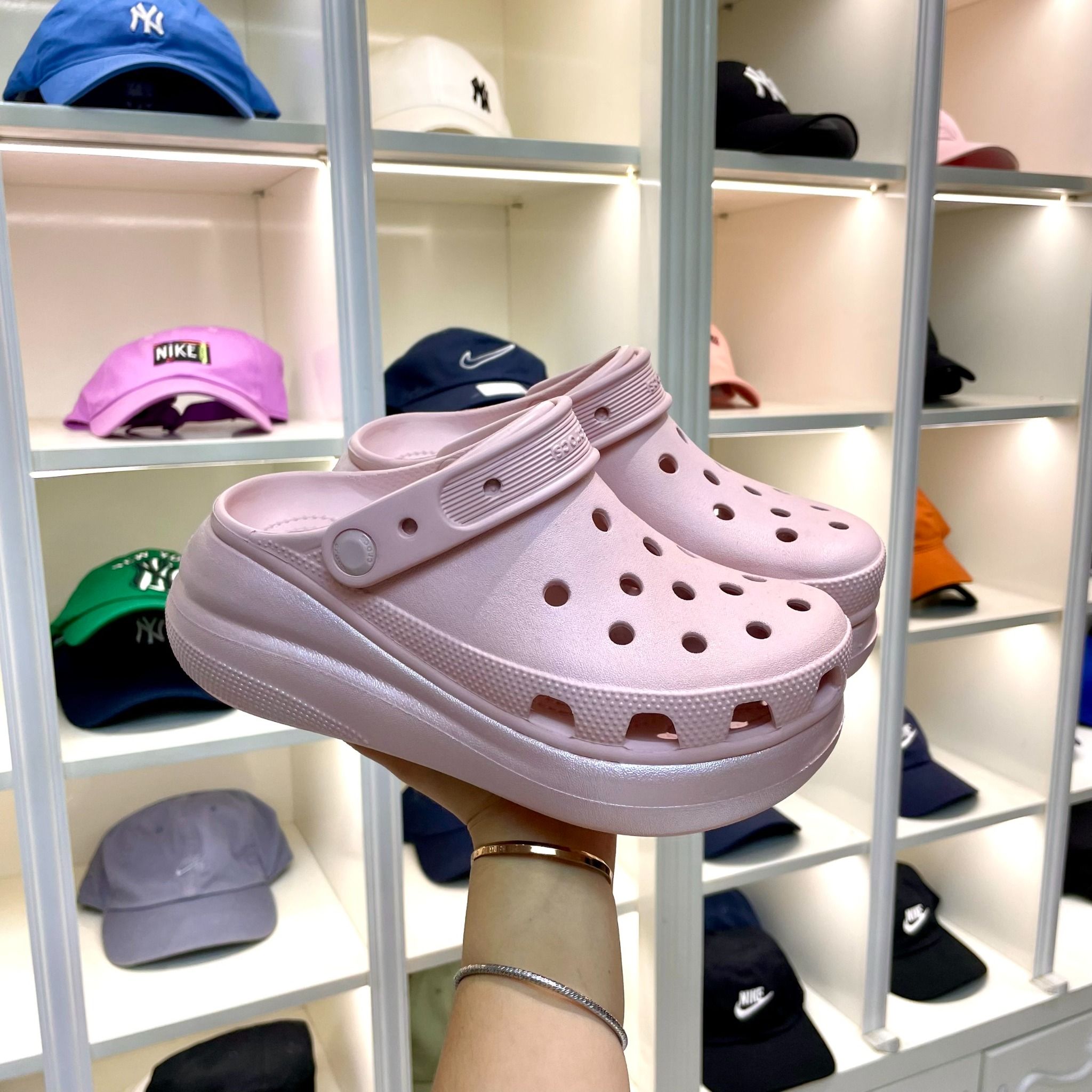 2010 - HÀNG CHÍNH HÃNG - Giày CLOG UNISEX CROCS CRUSH CLASSIC - QUARTZ *ĐẾ CAO* - HỒNG ĐẾ BLINK ( KIM TUYẾN ) - CODE : 207521-6UR