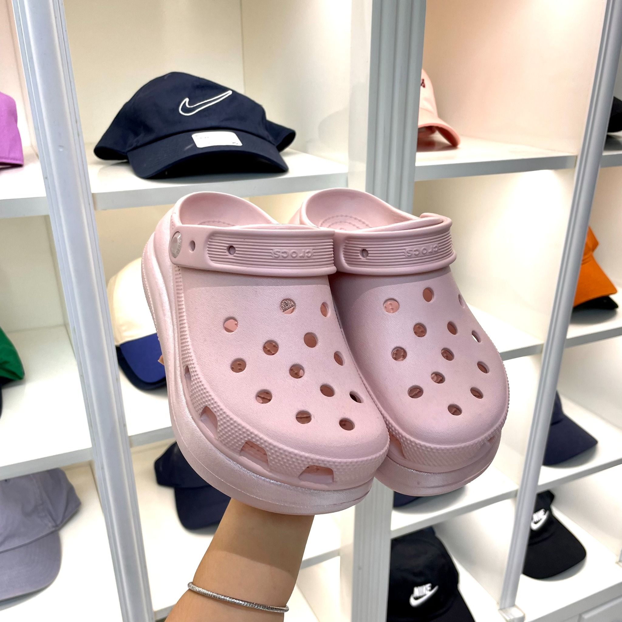 2010 - HÀNG CHÍNH HÃNG - Giày CLOG UNISEX CROCS CRUSH CLASSIC - QUARTZ *ĐẾ CAO* - HỒNG ĐẾ BLINK ( KIM TUYẾN ) - CODE : 207521-6UR