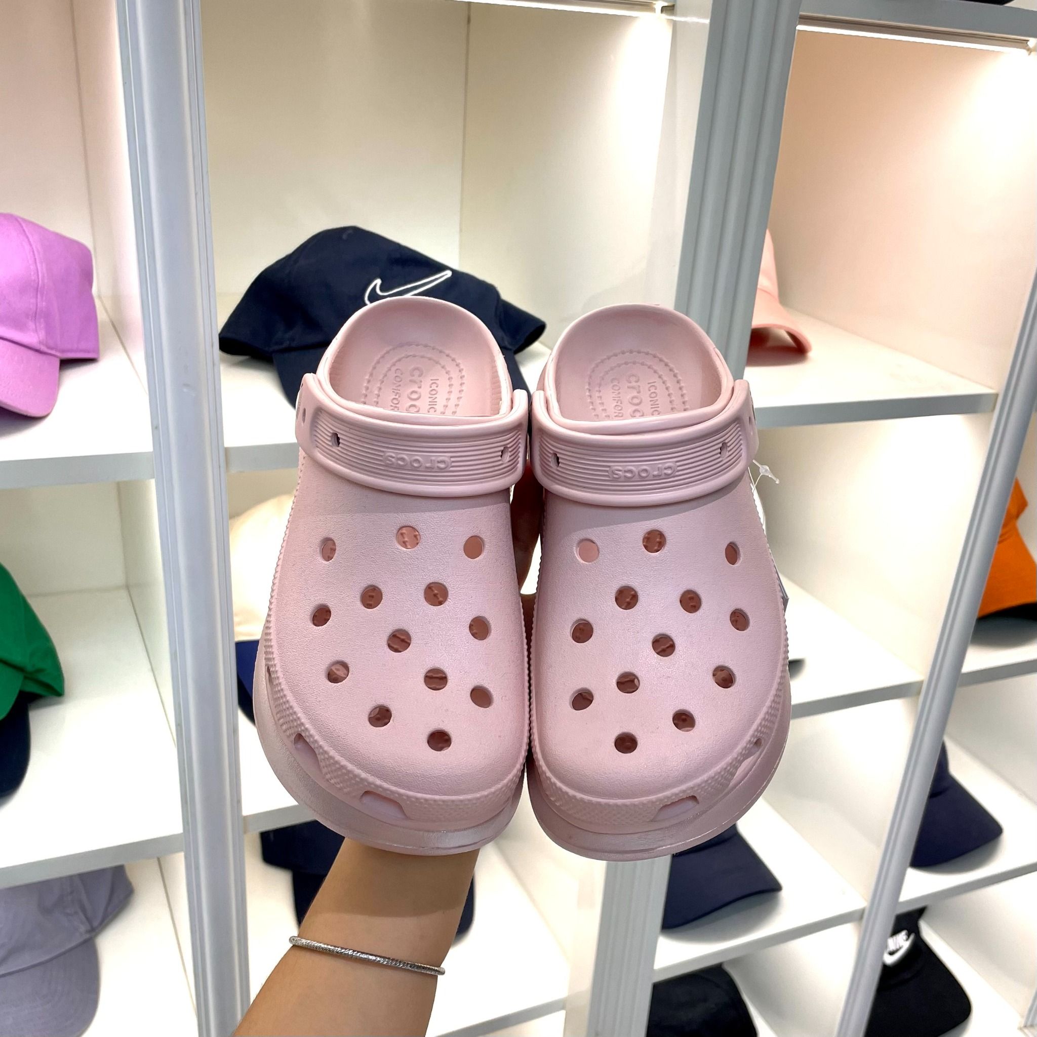 2010 - HÀNG CHÍNH HÃNG - Giày CLOG UNISEX CROCS CRUSH CLASSIC - QUARTZ *ĐẾ CAO* - HỒNG ĐẾ BLINK ( KIM TUYẾN ) - CODE : 207521-6UR