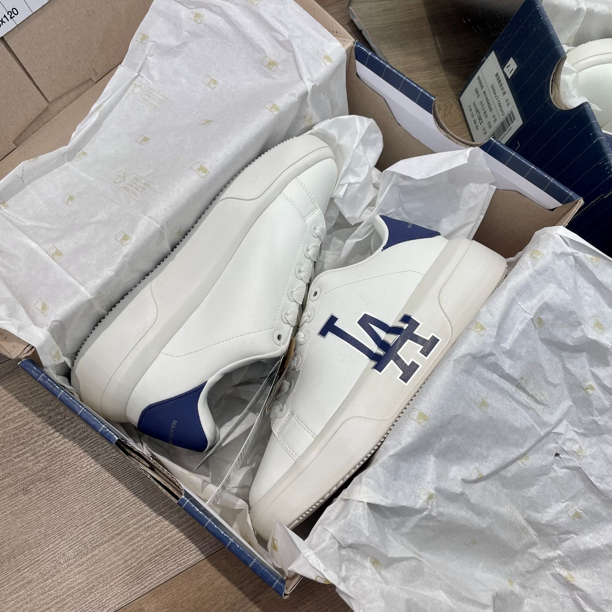 2033 - HÀNG CHÍNH HÃNG - Giày MLB Chunky Classic LA Dodgers Indigo - TRẮNG XANH - CODE: 3ASXXA11N-07INS