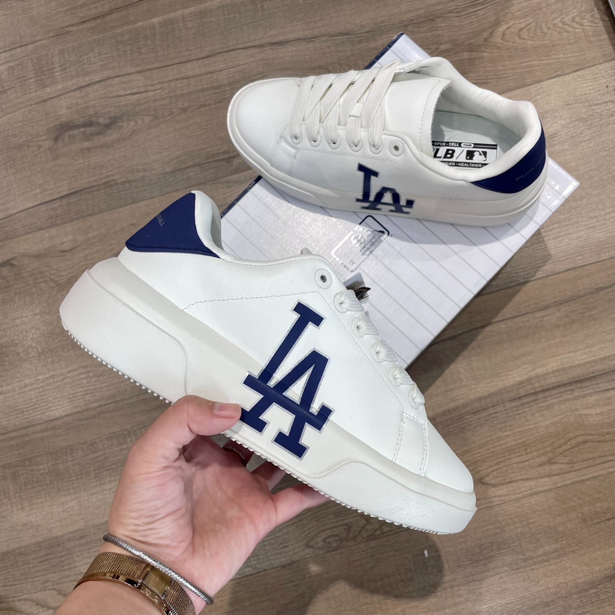 2033 - HÀNG CHÍNH HÃNG - Giày MLB Chunky Classic LA Dodgers Indigo - TRẮNG XANH - CODE: 3ASXXA11N-07INS