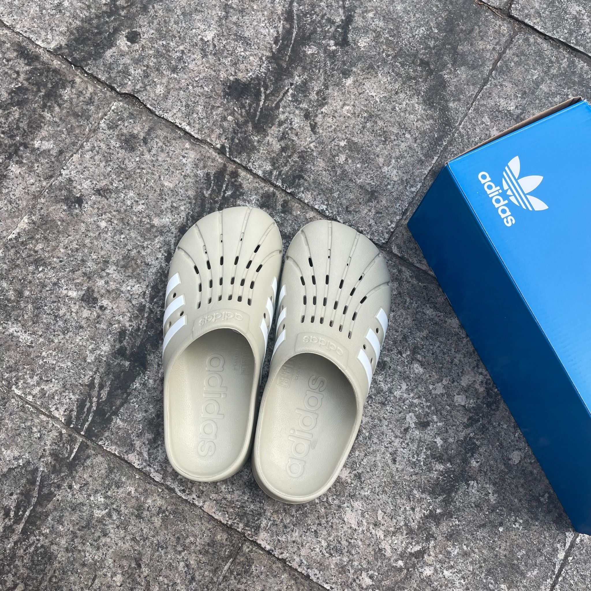 2041 - HÀNG CHÍNH HÃNG - Dép ADIDAS - ADILETTE CLOGS ( RỌ ) - *BE/KEM* - CODE: GZ5886