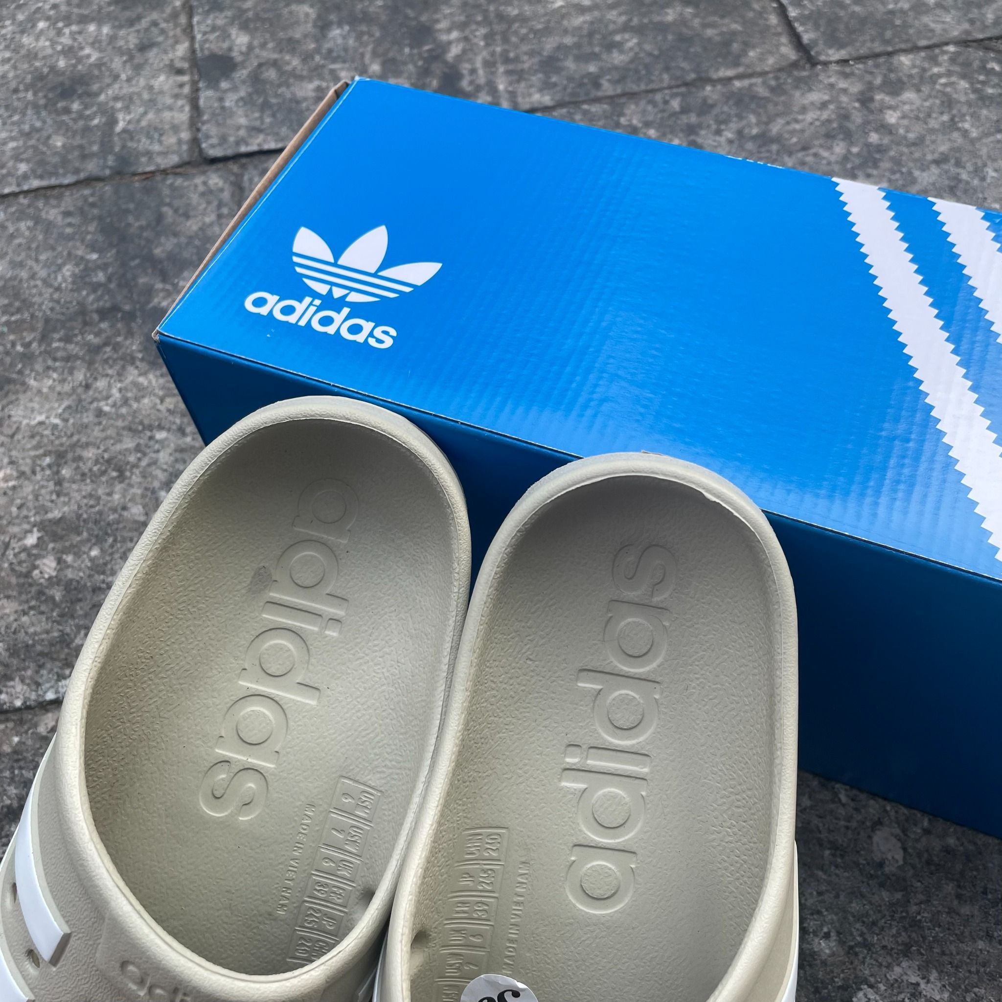2041 - HÀNG CHÍNH HÃNG - Dép ADIDAS - ADILETTE CLOGS ( RỌ ) - *BE/KEM* - CODE: GZ5886