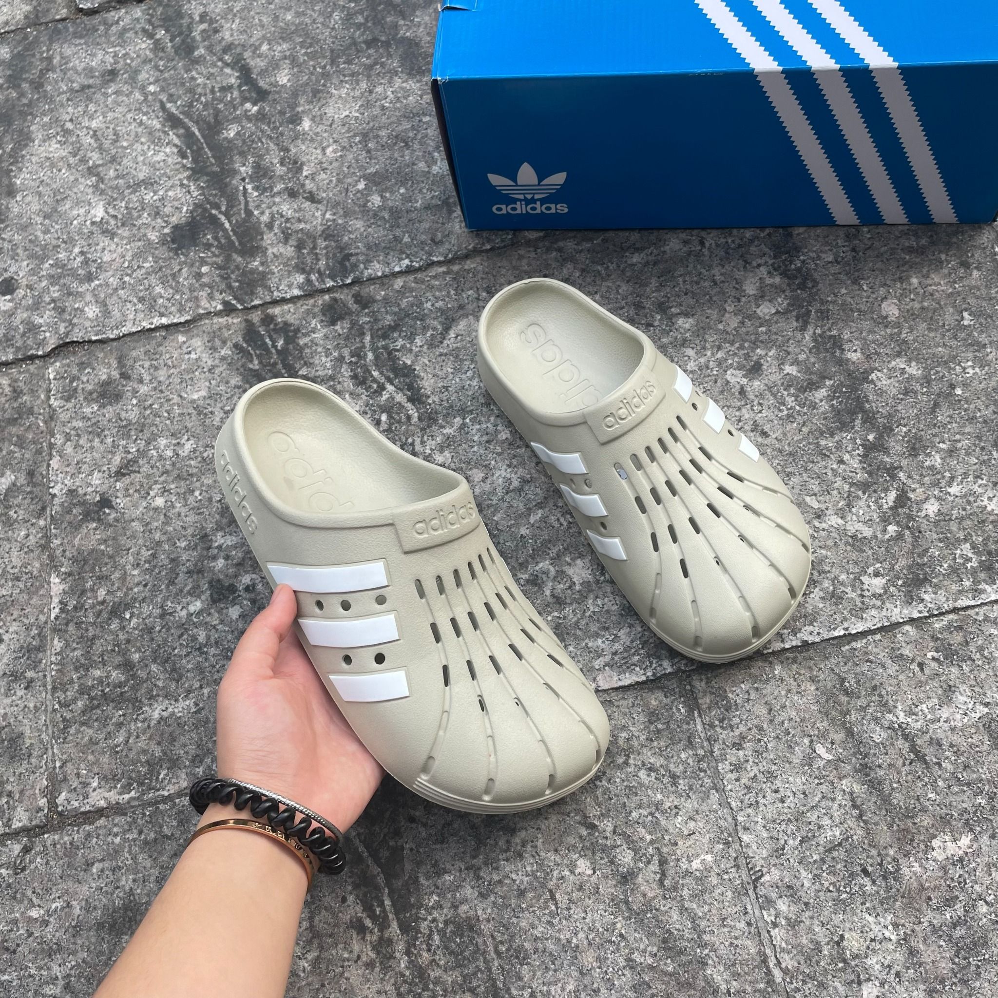 2041 - HÀNG CHÍNH HÃNG - Dép ADIDAS - ADILETTE CLOGS ( RỌ ) - *BE/KEM* - CODE: GZ5886