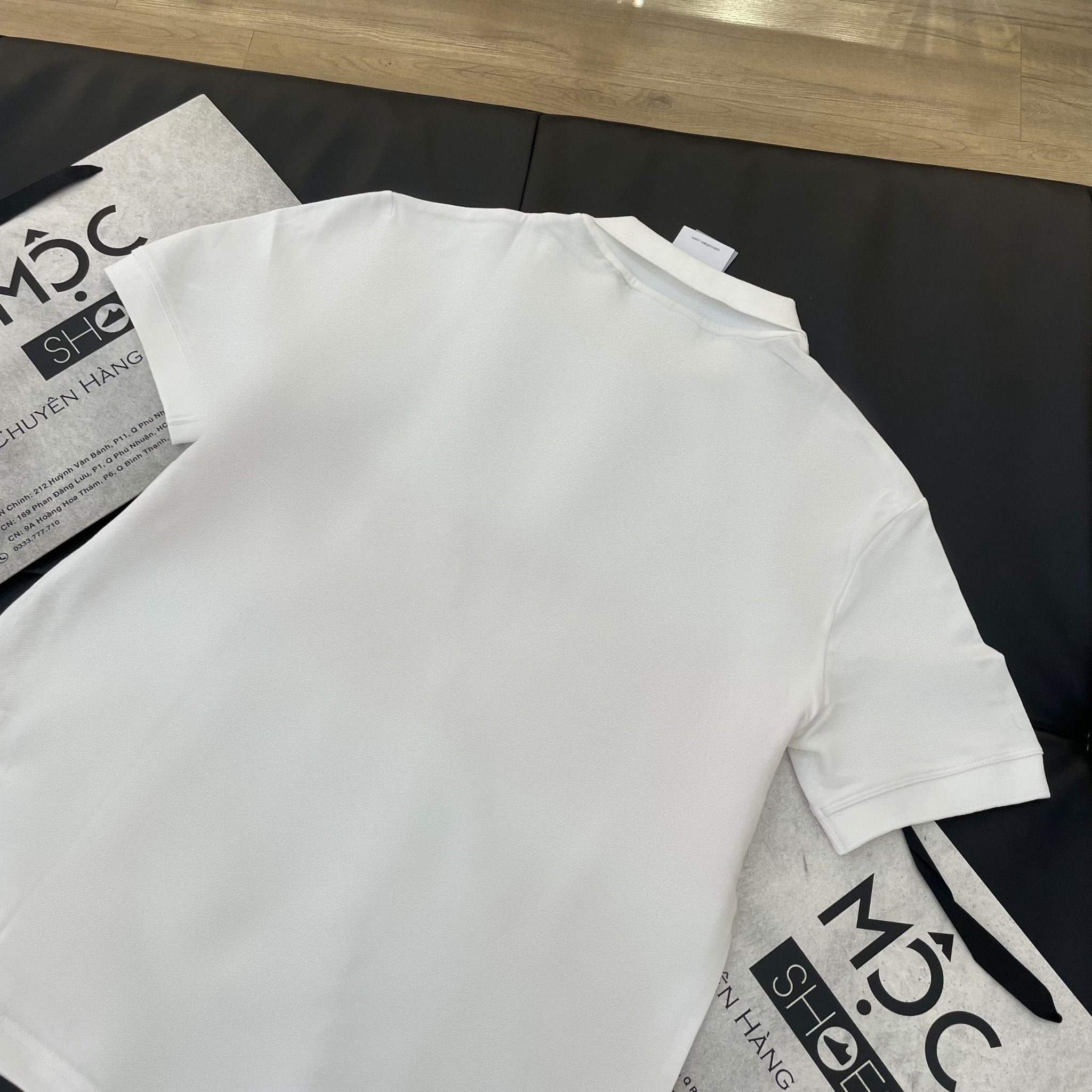 2039 - HÀNG CHÍNH HÃNG - ÁO POLO CALVIN KLEIN - TRẮNG PHỐI CAM - Code: J30J322449
