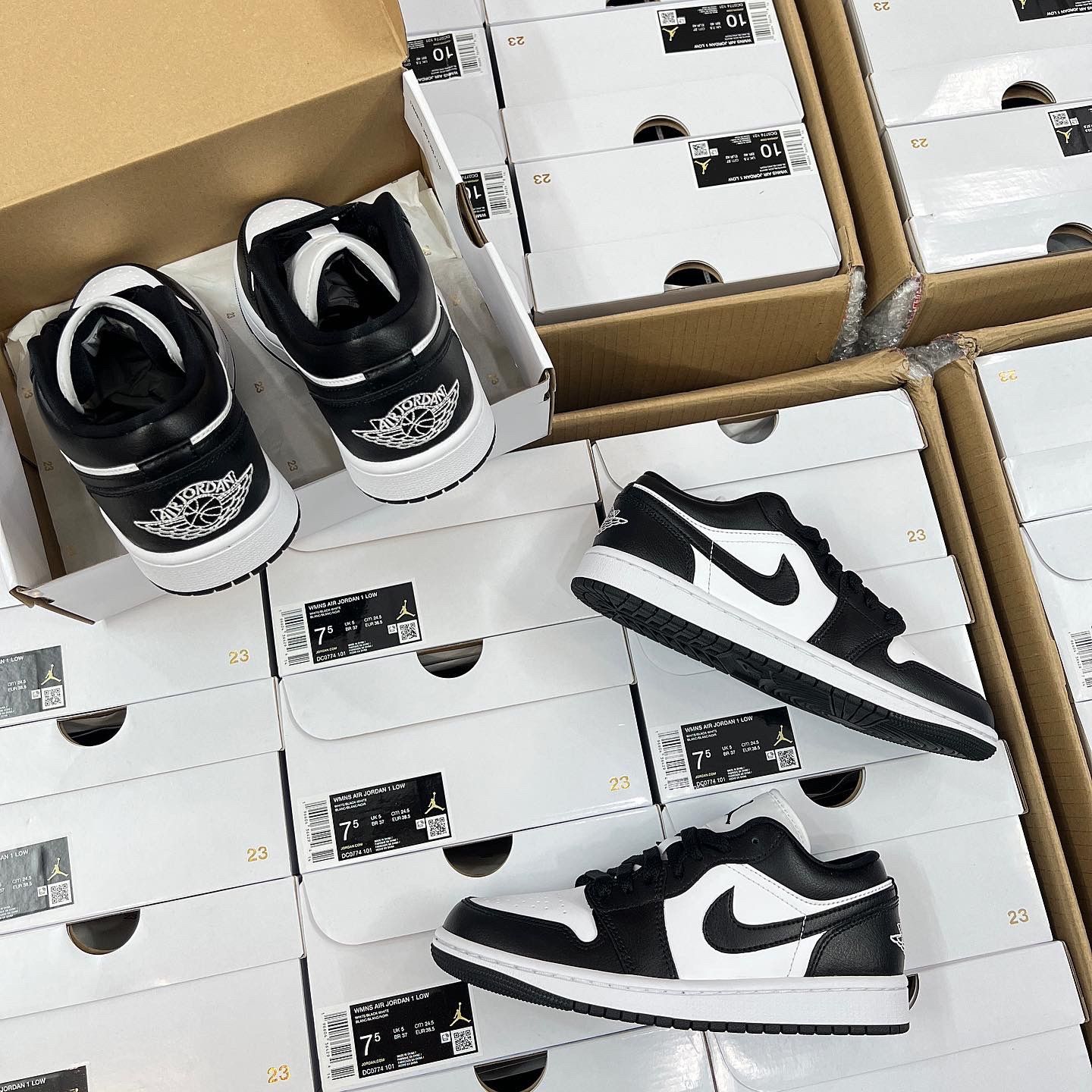 1490 - HÀNG CHÍNH HÃNG - GIÀY AIR JORDAN 1 LOW - PANDA - *TRĂNG / ĐEN* - CODE : DC0774-101