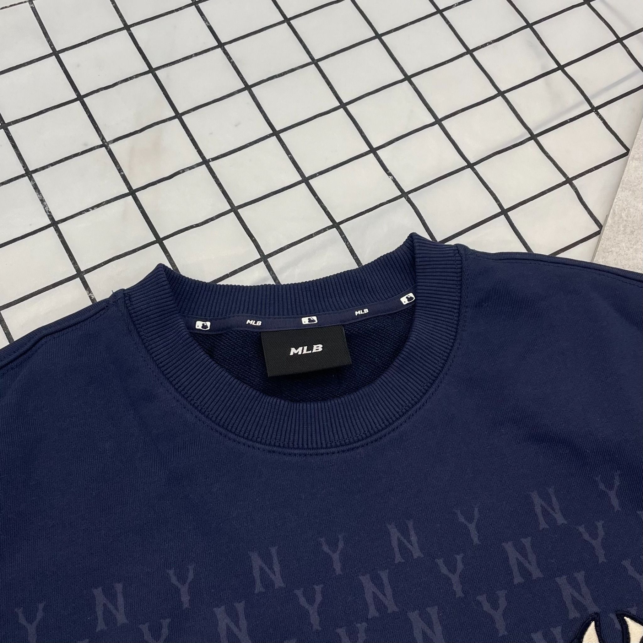 2069 - HÀNG CHÍNH HÃNG - ÁO SWEATER MLB MONOGRAM NEWYORK YANKEES NAVY