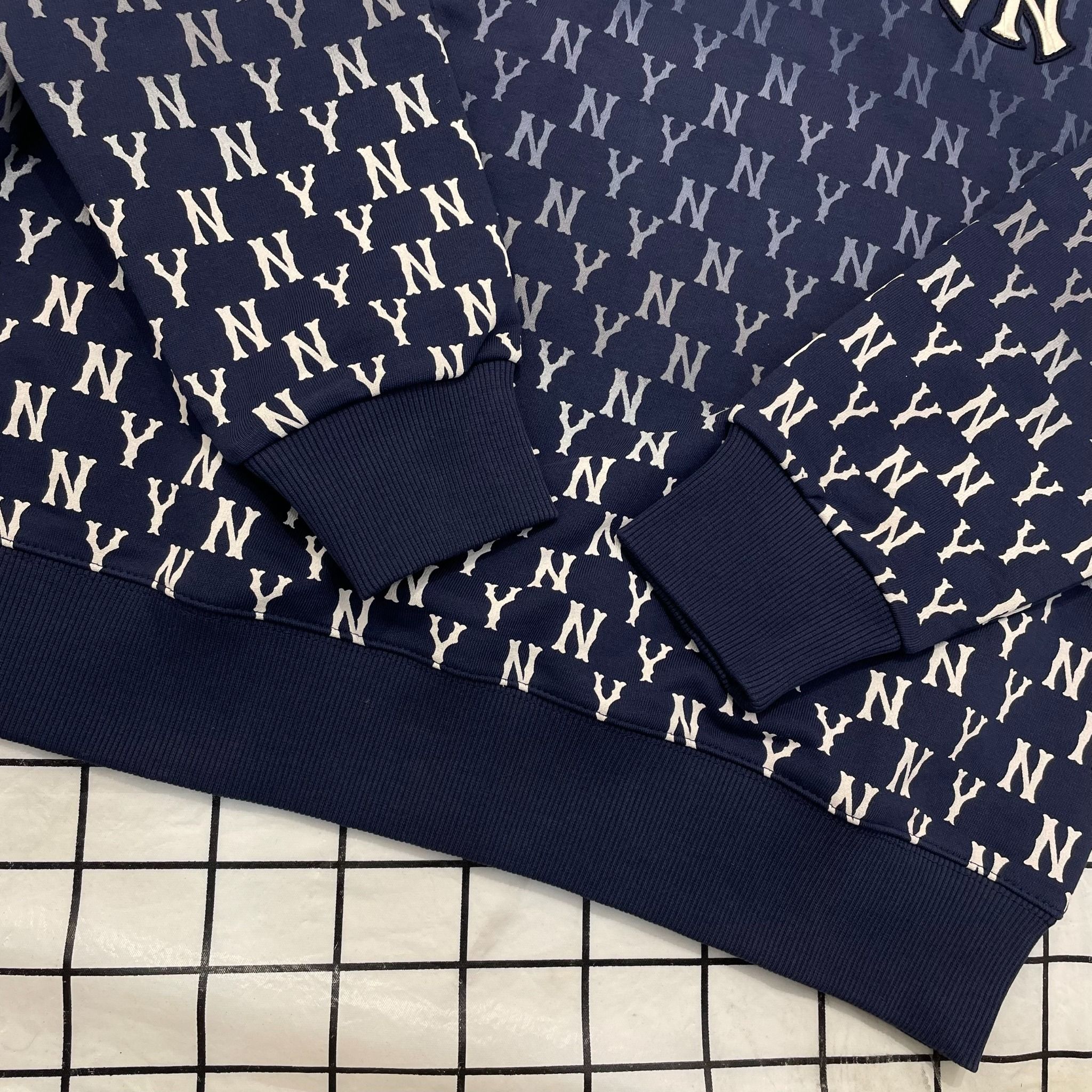 2069 - HÀNG CHÍNH HÃNG - ÁO SWEATER MLB MONOGRAM NEWYORK YANKEES NAVY